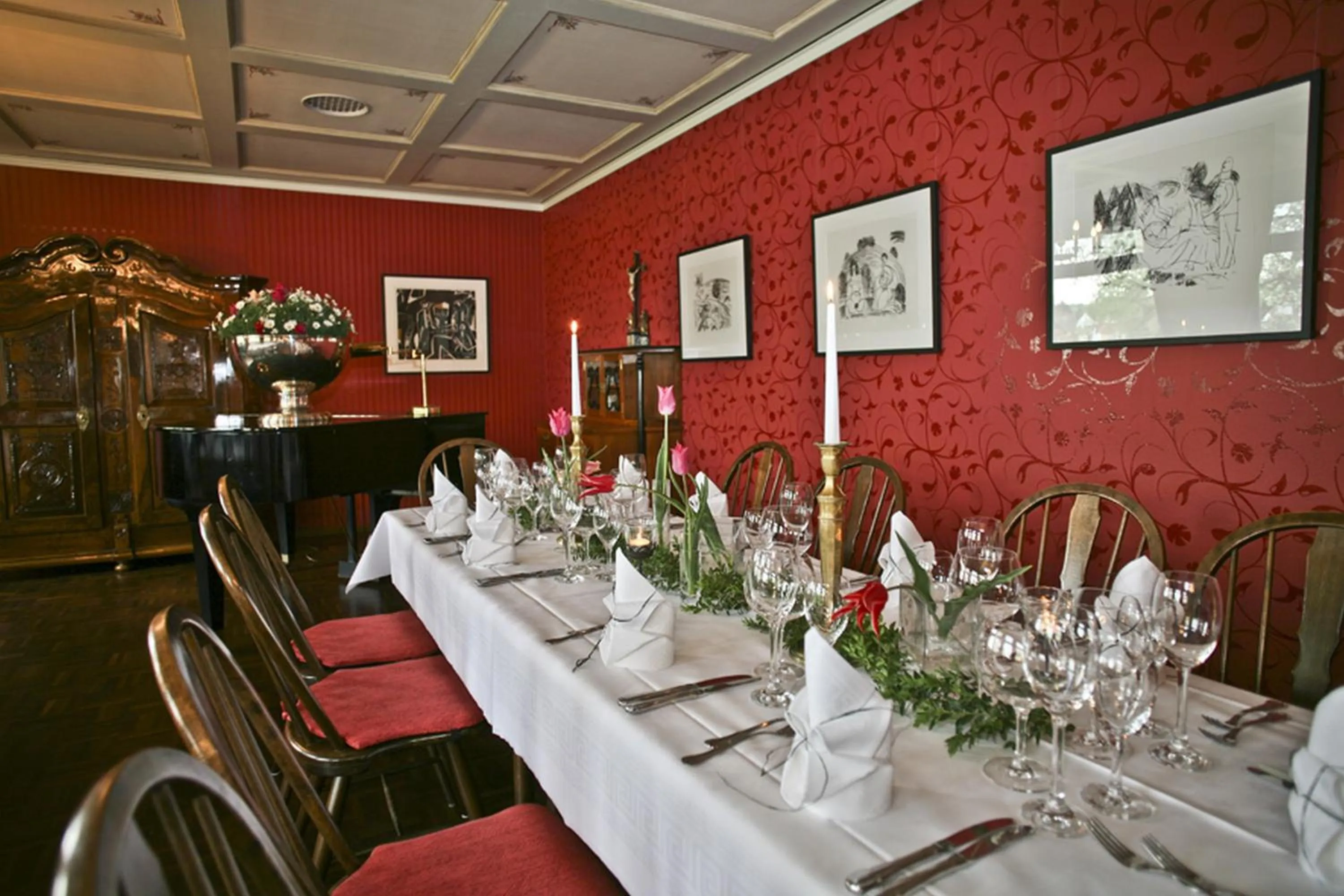 Restaurant/places to eat in Reck's Hotel-Restaurant