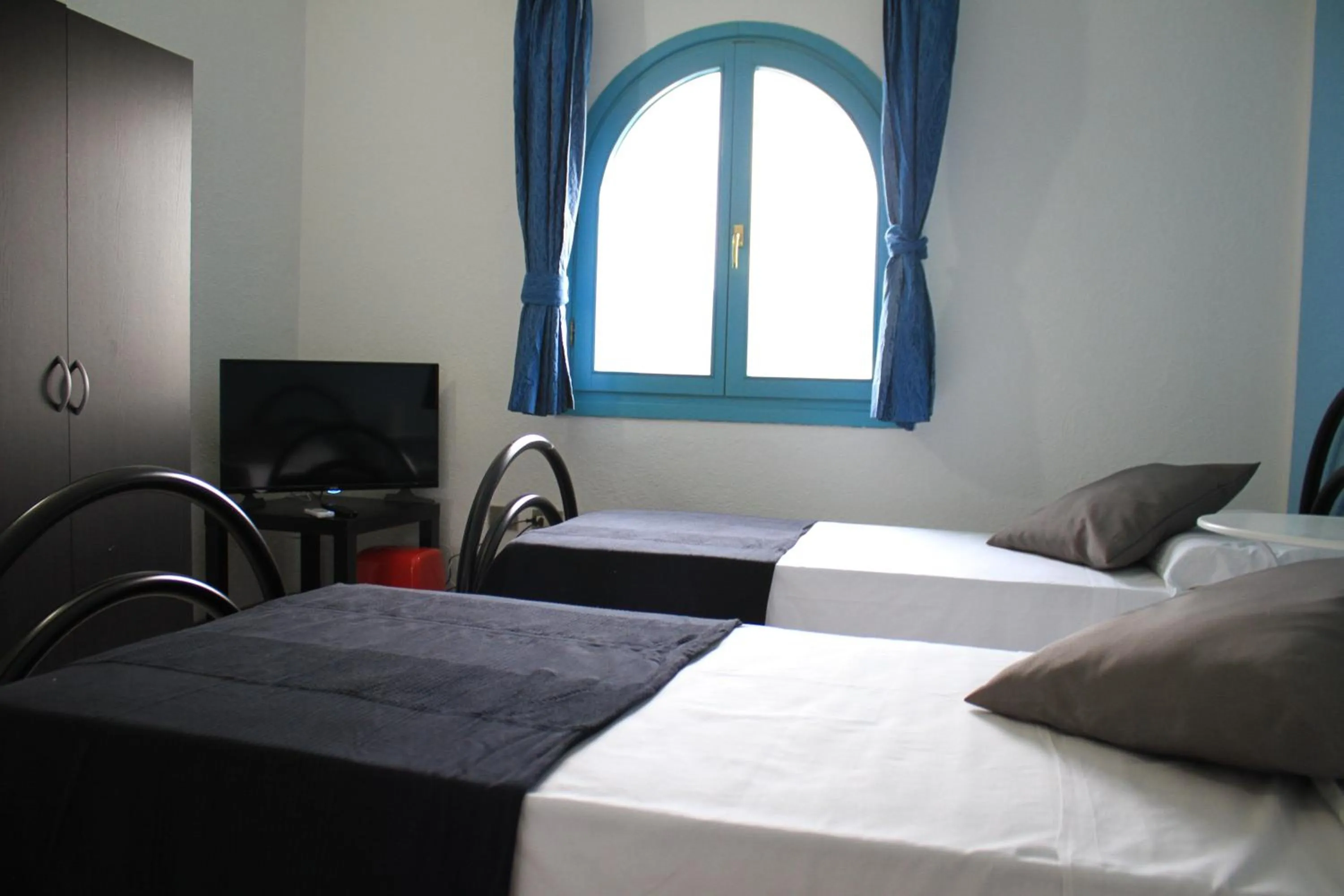 Bed in Li Piri