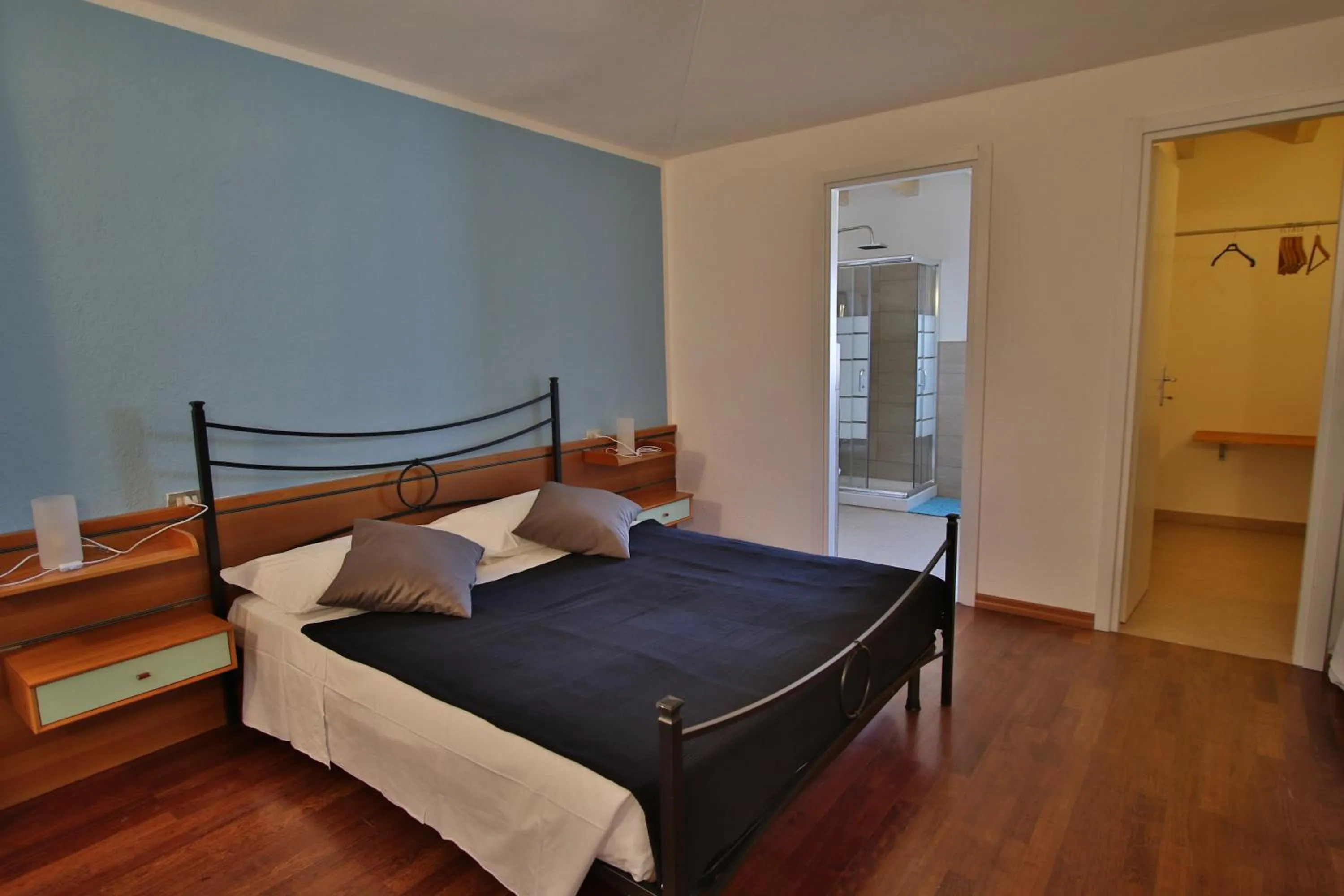 Bed in Li Piri