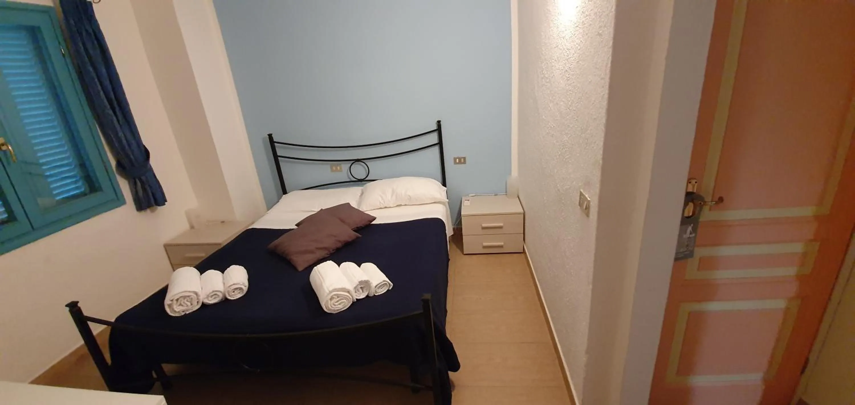 Bed in Li Piri