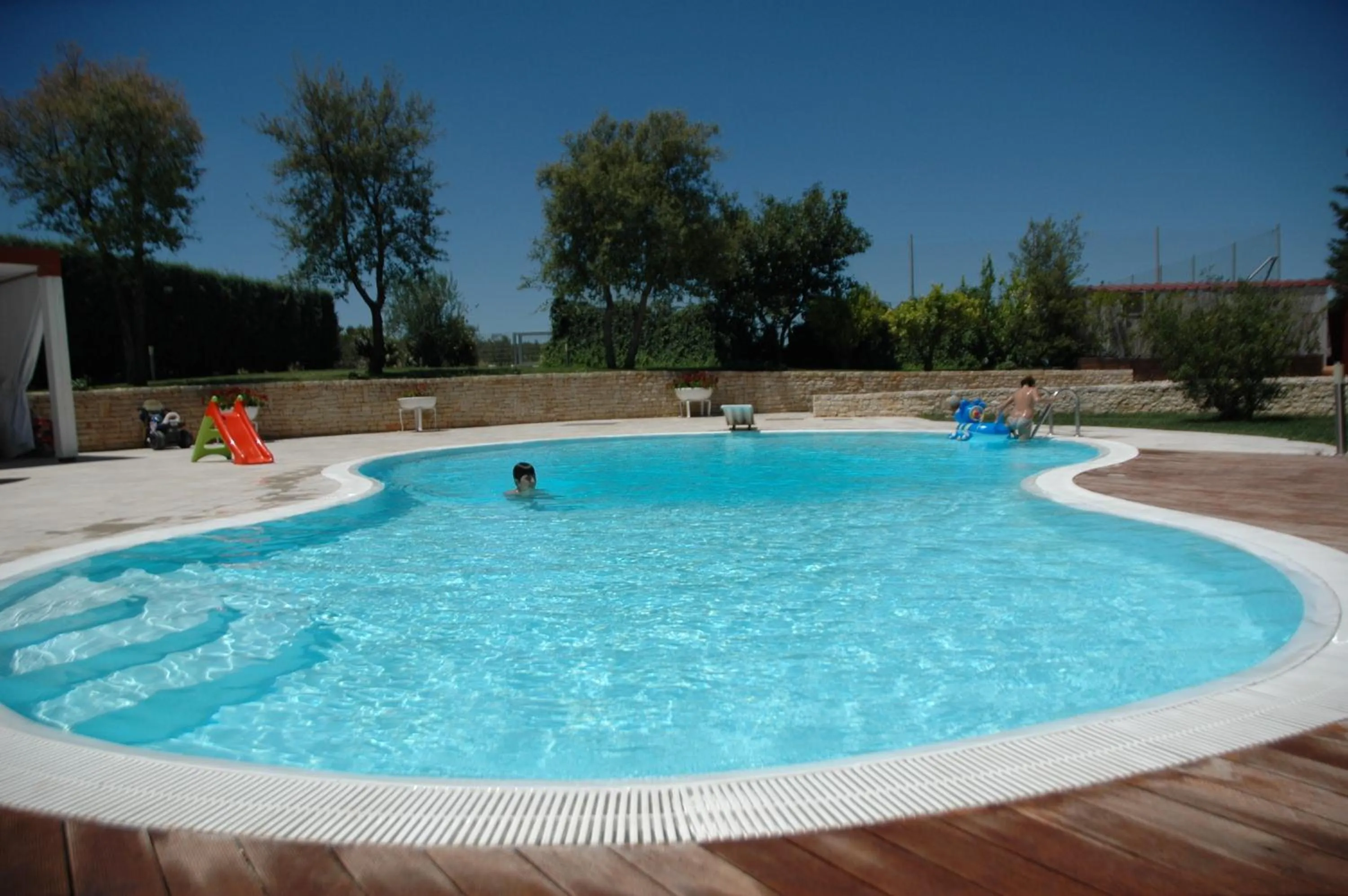 Swimming pool in Alfieri Cottage