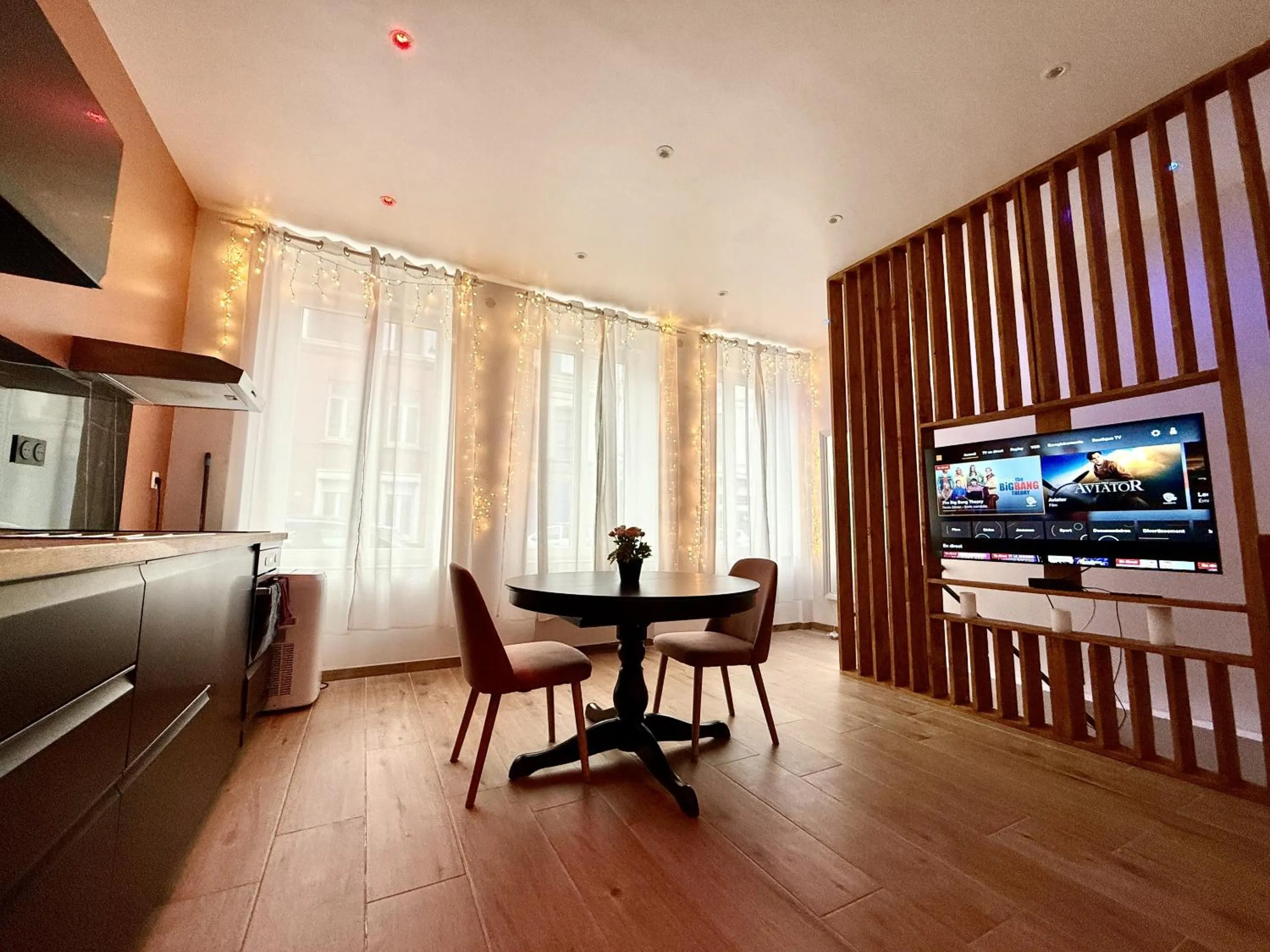 Living room in Le Bijou - Appartement, Sauna et Jacuzzi - Lille