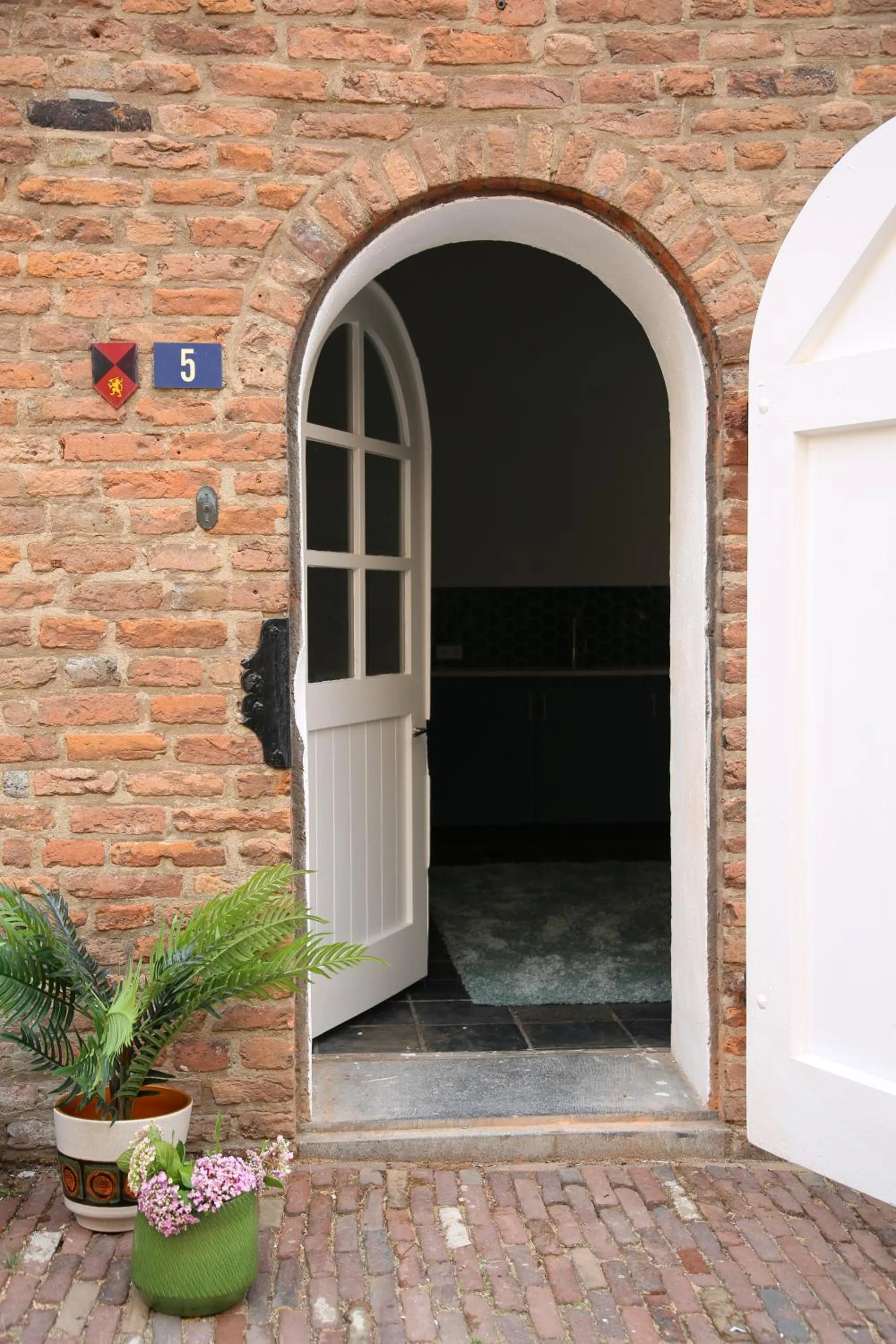 Facade/entrance in Philipse Suite
