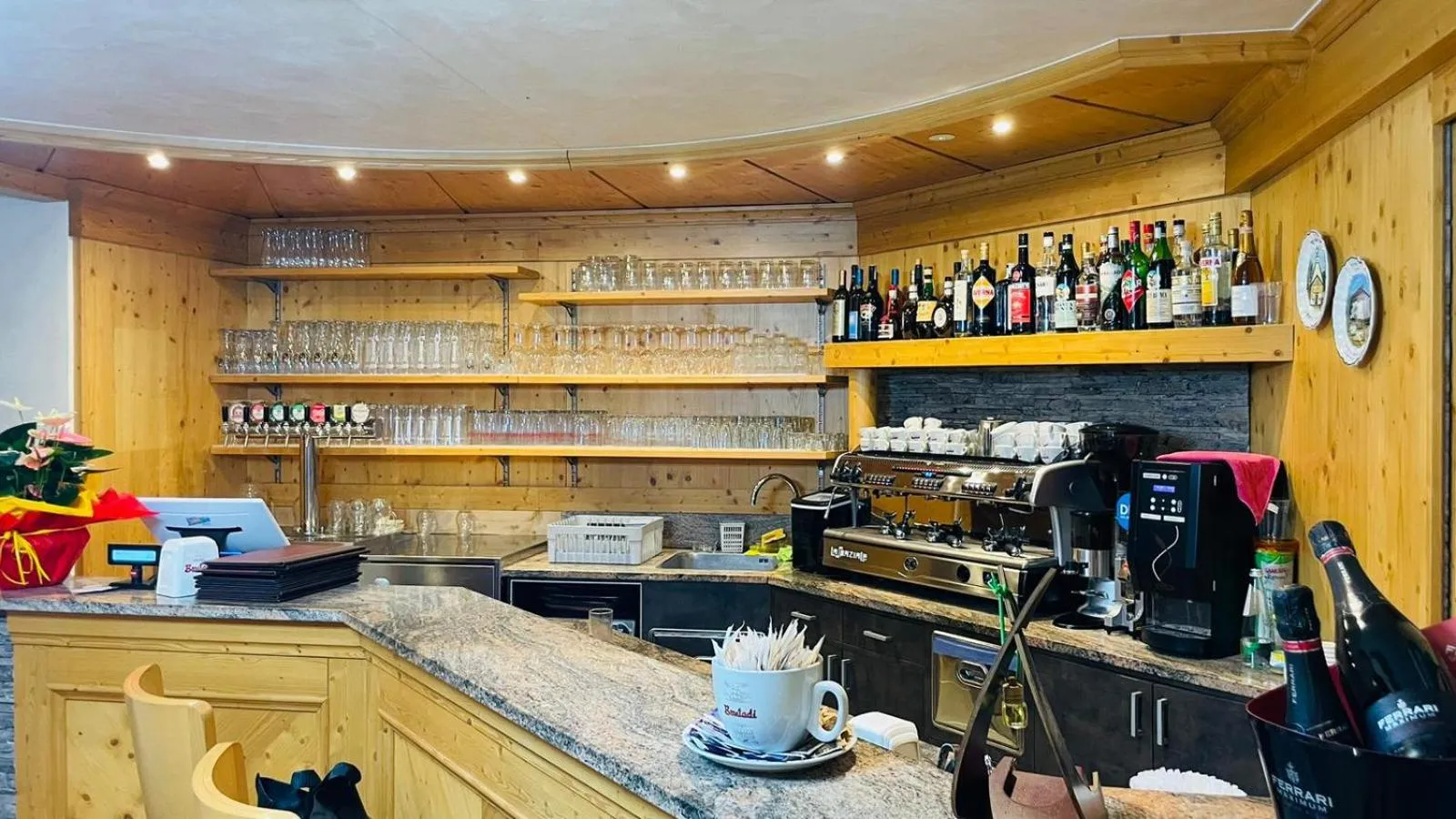 Coffee/tea facilities in VILLA NUOVA