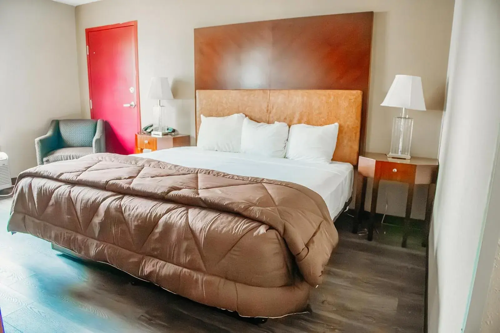 Bed in Country Garden & Suites Bed in Country Garden & Suites