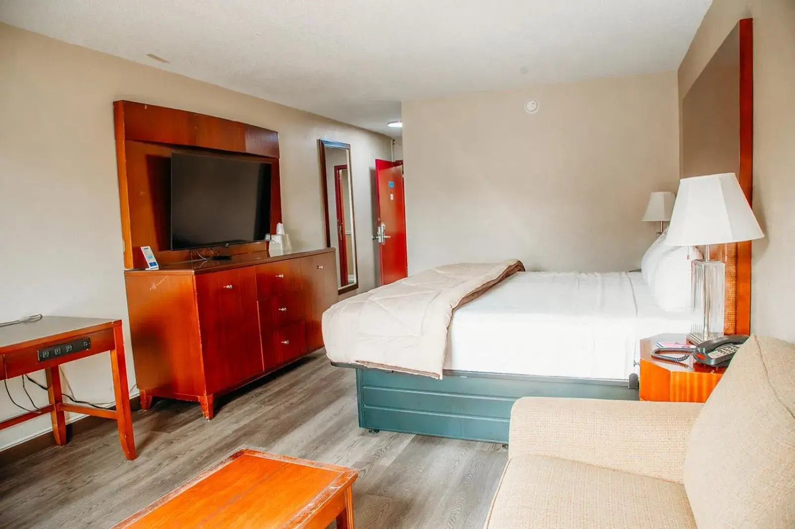 Bed in Country Garden & Suites Bed in Country Garden & Suites