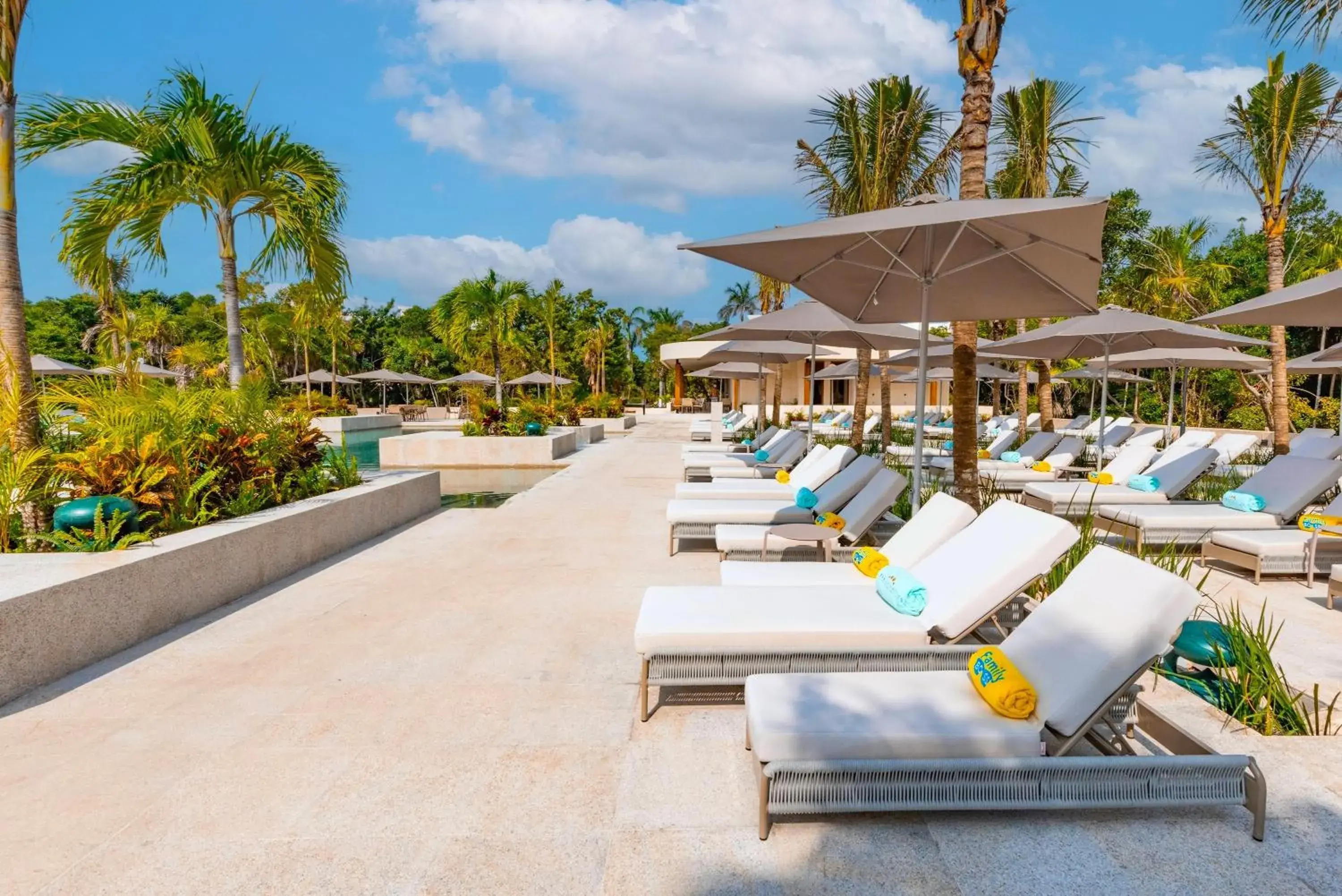 Swimming pool in Family Selection at Grand Palladium Kantenah Resort & Spa - All Inclusive Swimming pool in Family Selection at Grand Palladium Kantenah Resort & Spa - All Inclusive