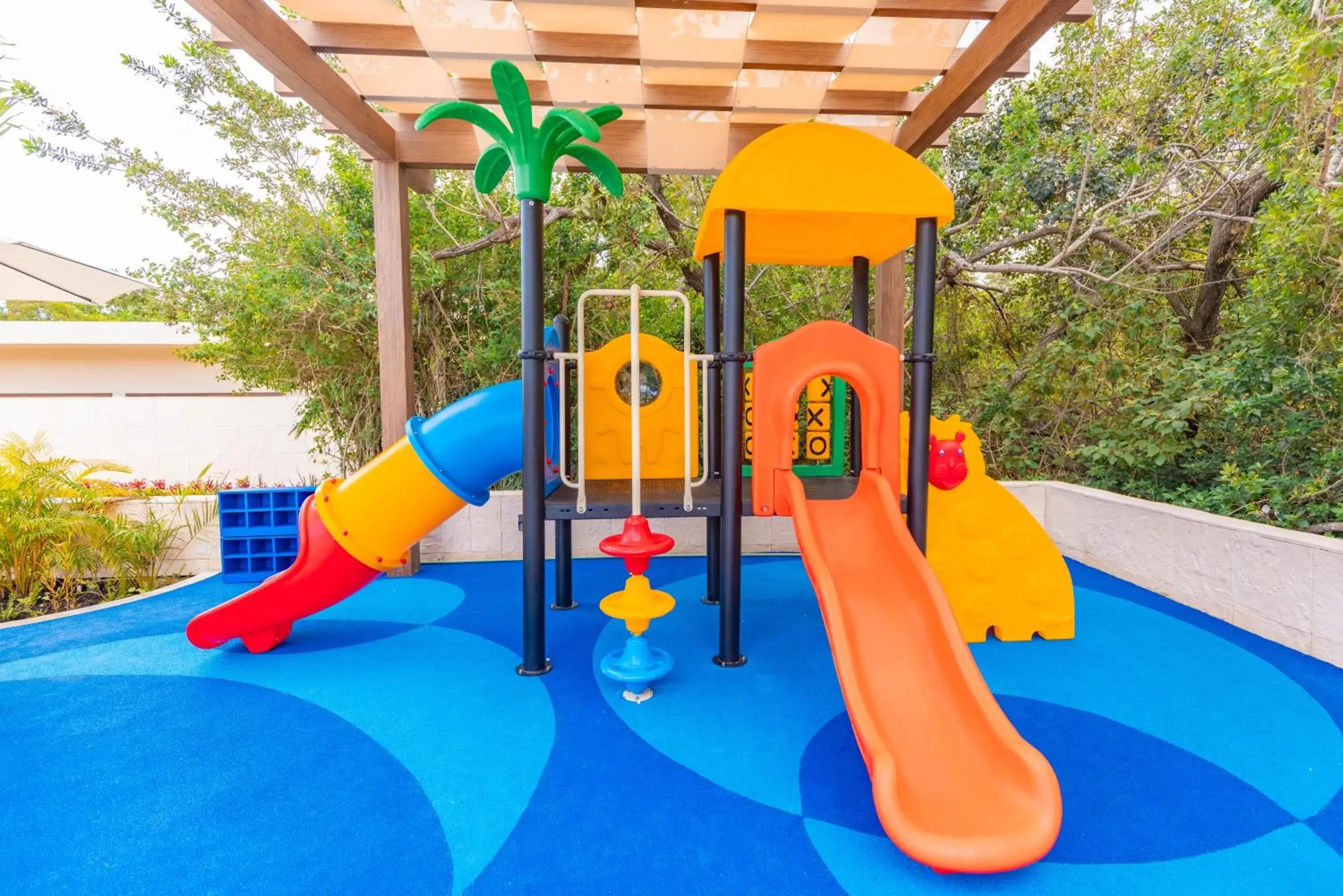 Food and drinks in Family Selection at Grand Palladium Kantenah Resort & Spa - All Inclusive Food and drinks in Family Selection at Grand Palladium Kantenah Resort & Spa - All Inclusive