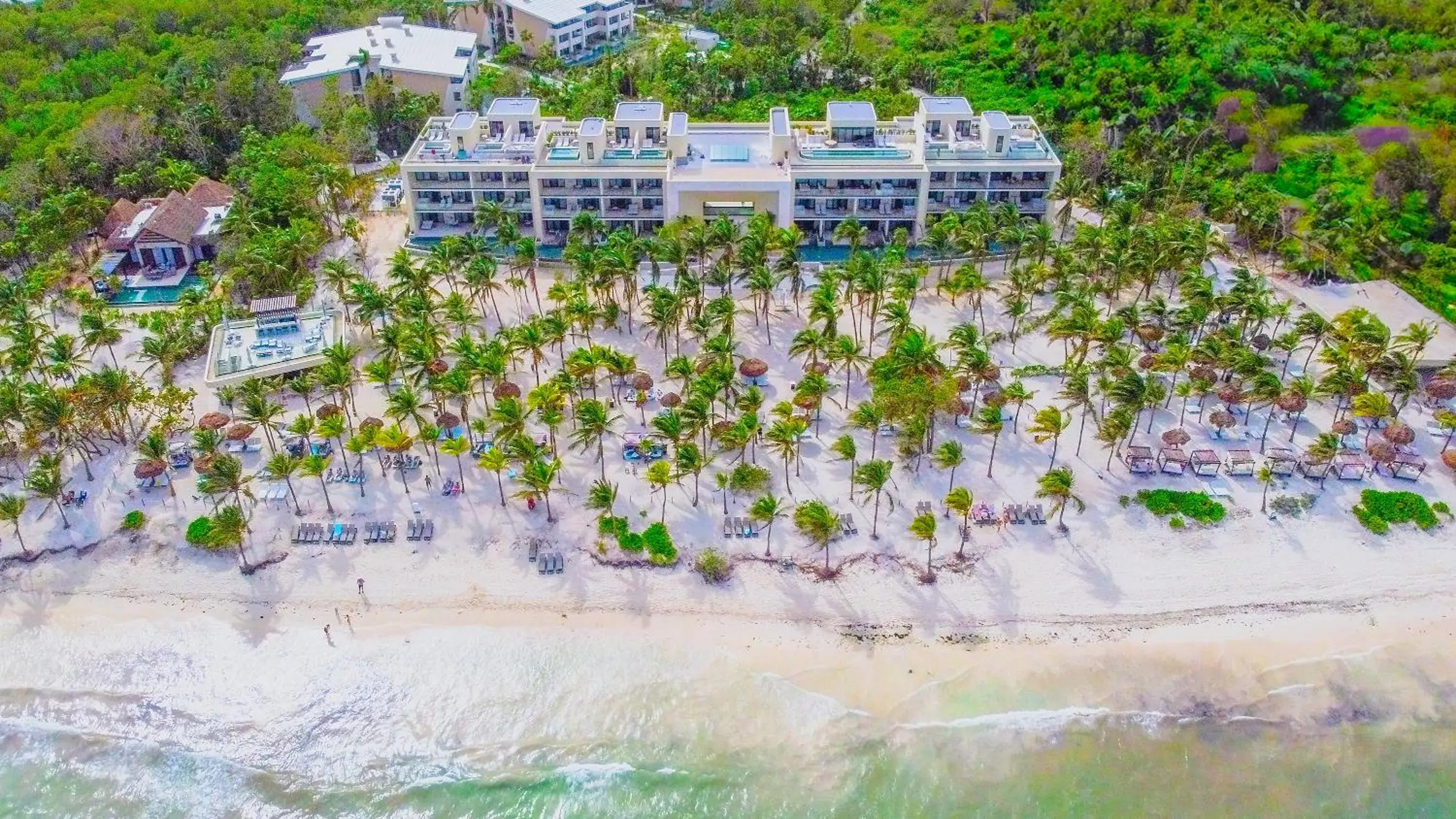 Property building in Family Selection at Grand Palladium Kantenah Resort & Spa - All Inclusive Property building in Family Selection at Grand Palladium Kantenah Resort & Spa - All Inclusive