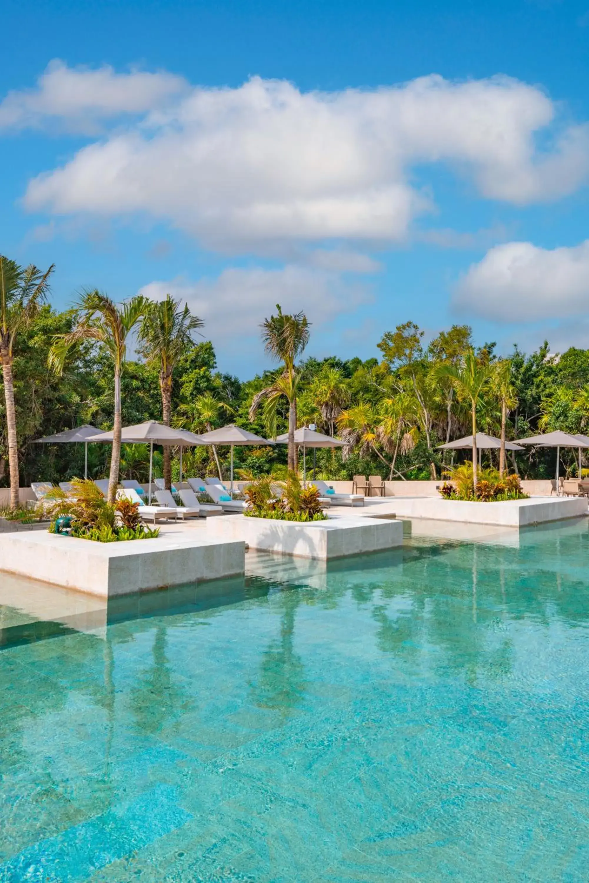 Property building in Family Selection at Grand Palladium Kantenah Resort & Spa - All Inclusive Property building in Family Selection at Grand Palladium Kantenah Resort & Spa - All Inclusive