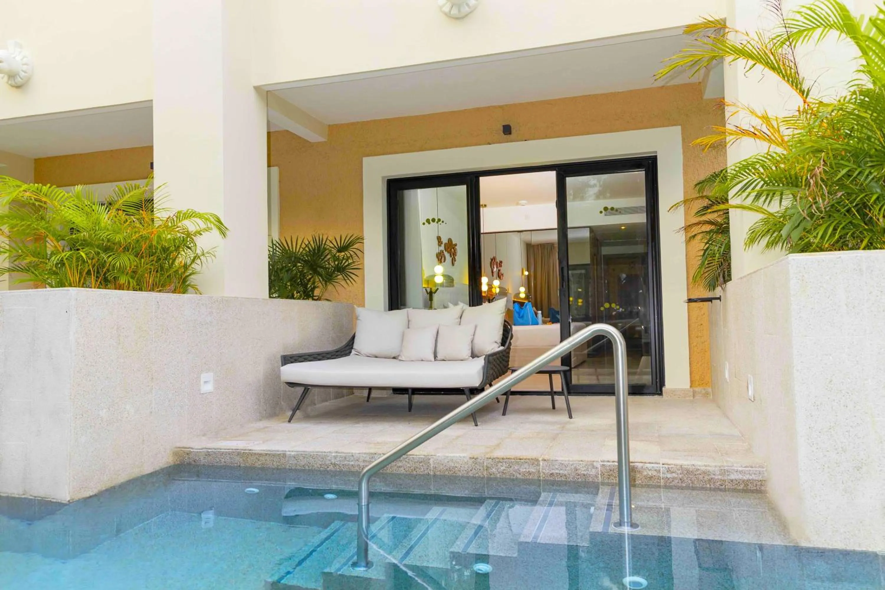 Swimming pool in Family Selection at Grand Palladium Kantenah Resort & Spa - All Inclusive