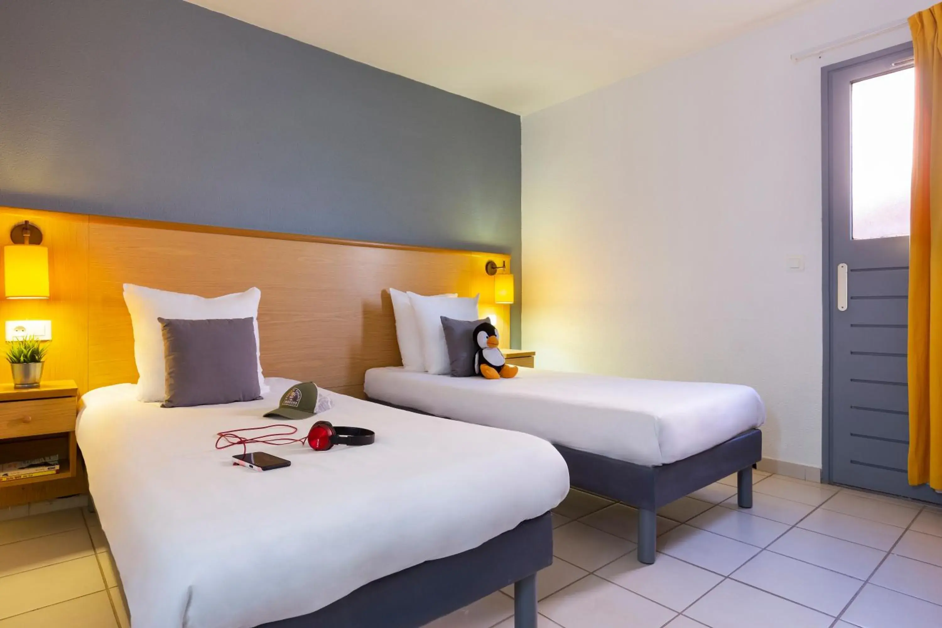 Bedroom, Bed in SOWELL HÔTELS Les Jardins du Cap Bedroom, Bed in SOWELL HÔTELS Les Jardins du Cap