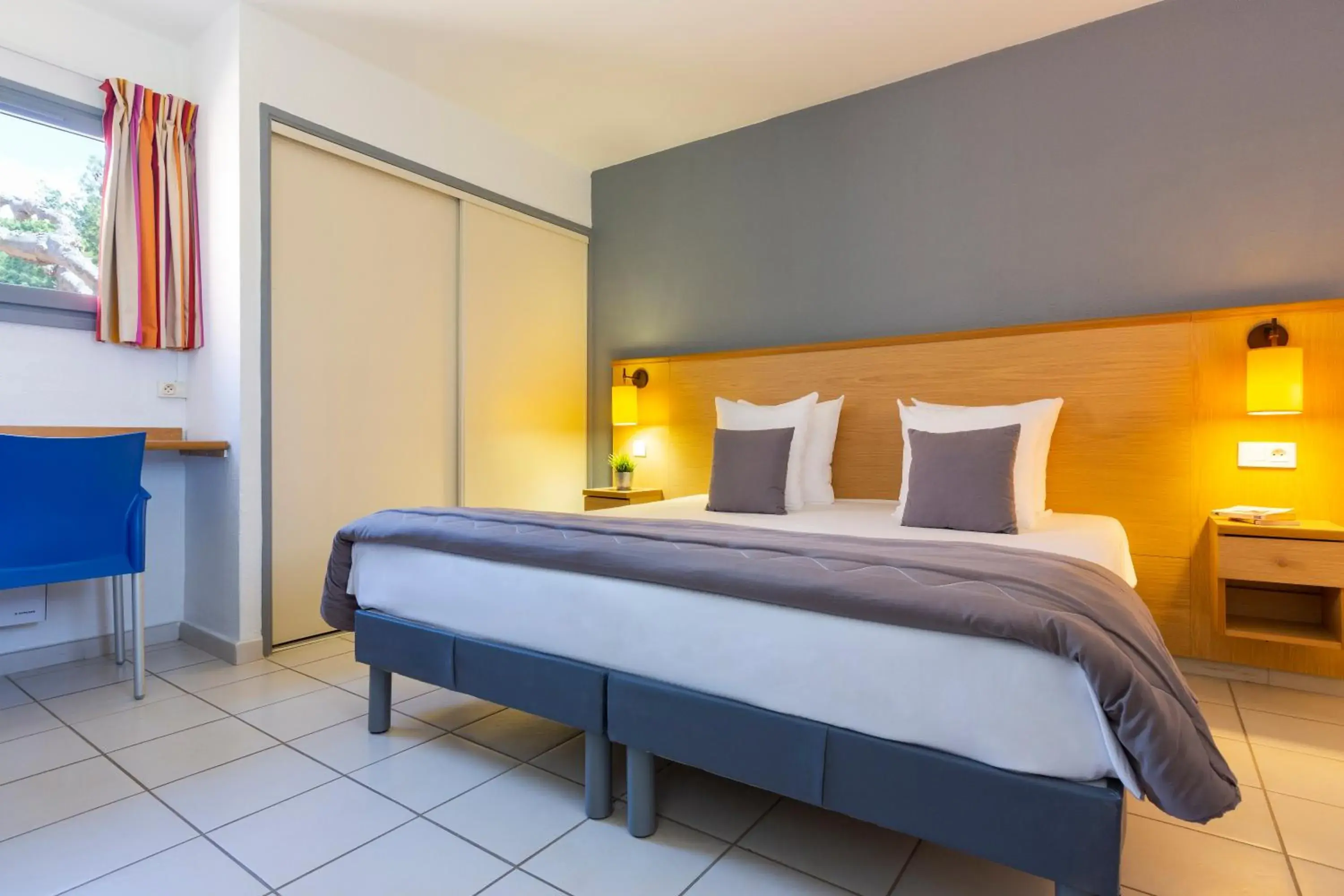 Bedroom, Bed in SOWELL HÔTELS Les Jardins du Cap Bedroom, Bed in SOWELL HÔTELS Les Jardins du Cap