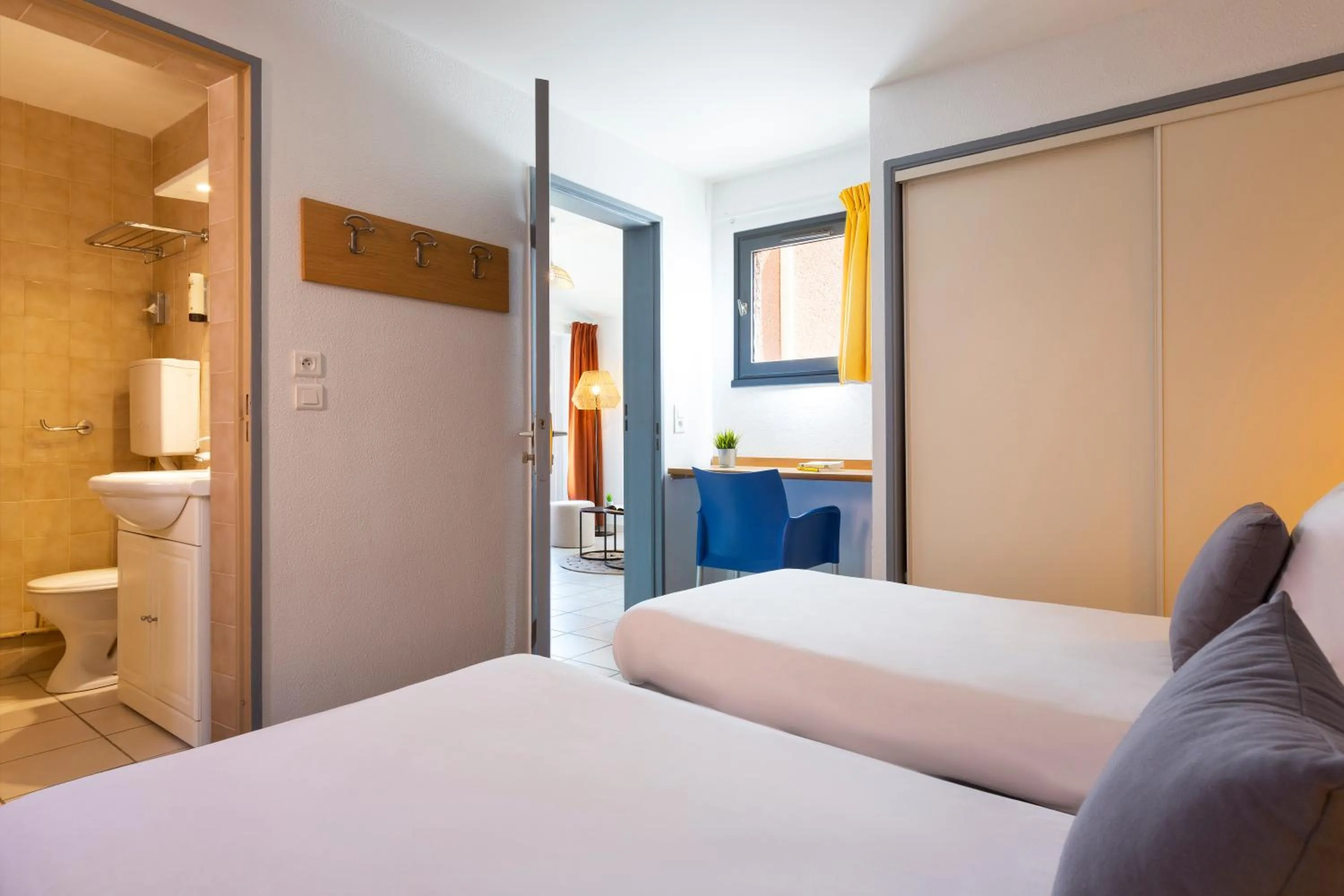 Bedroom, Bed in SOWELL HÔTELS Les Jardins du Cap