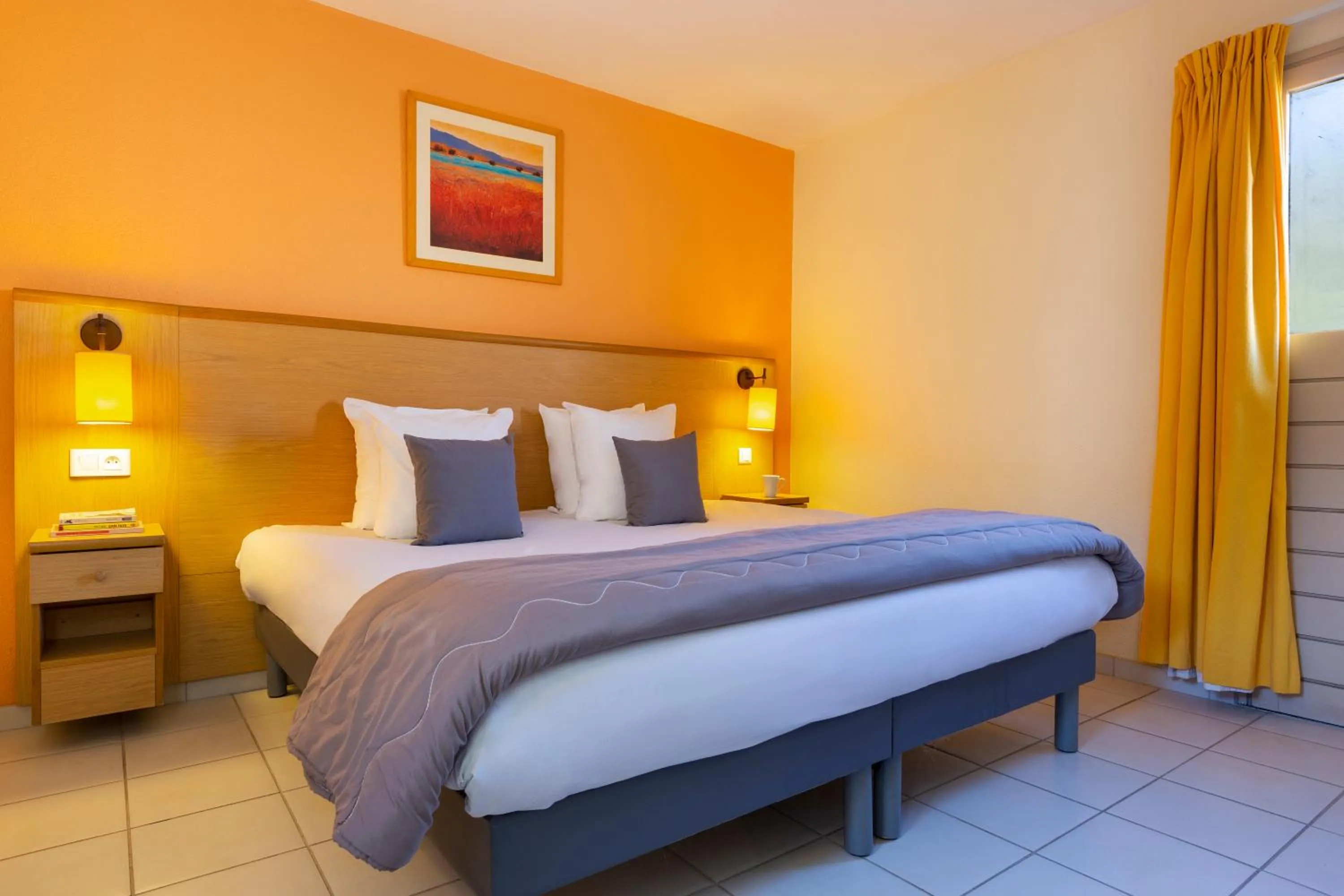 Bedroom, Bed in SOWELL HÔTELS Les Jardins du Cap