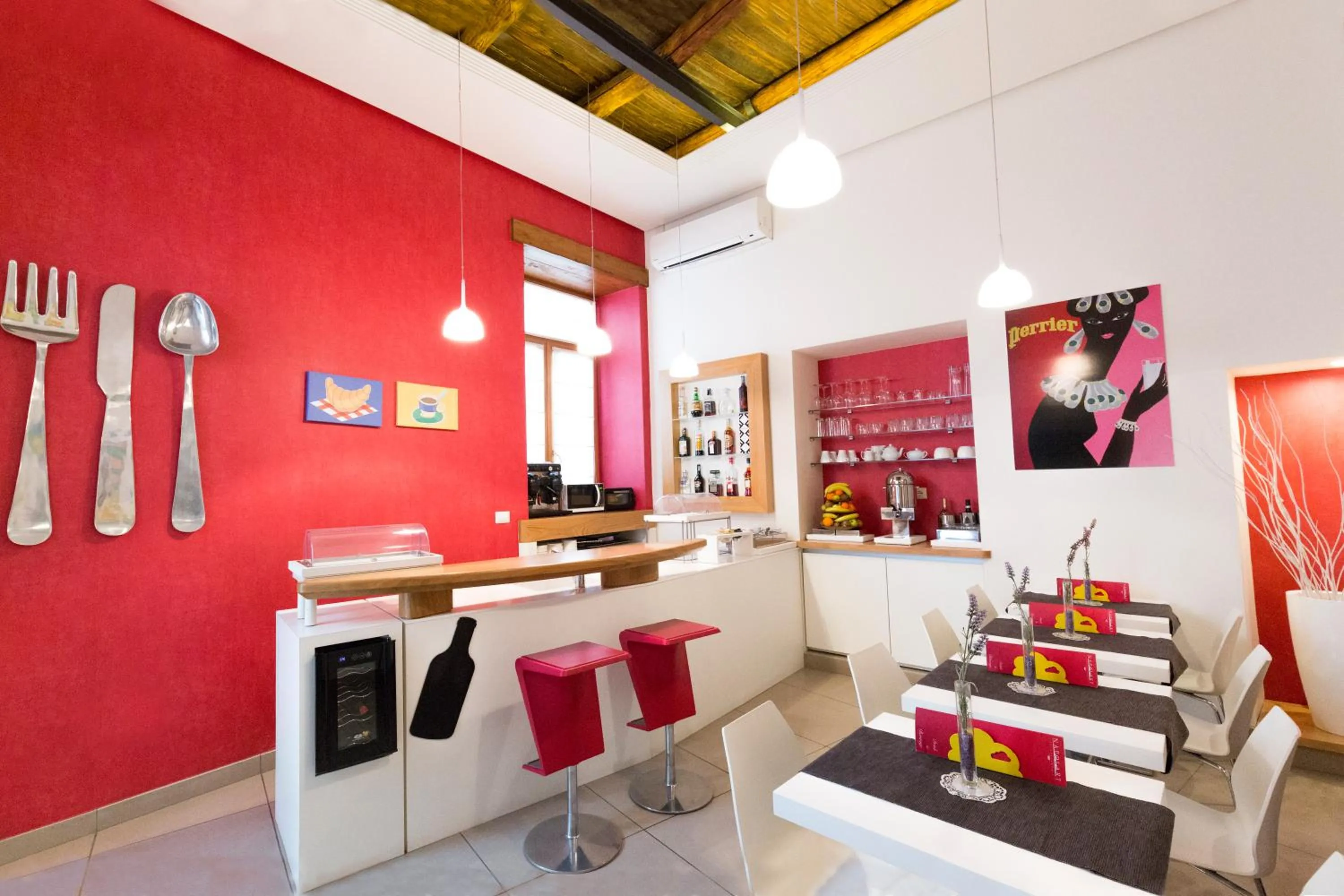 Restaurant/places to eat in Napolart