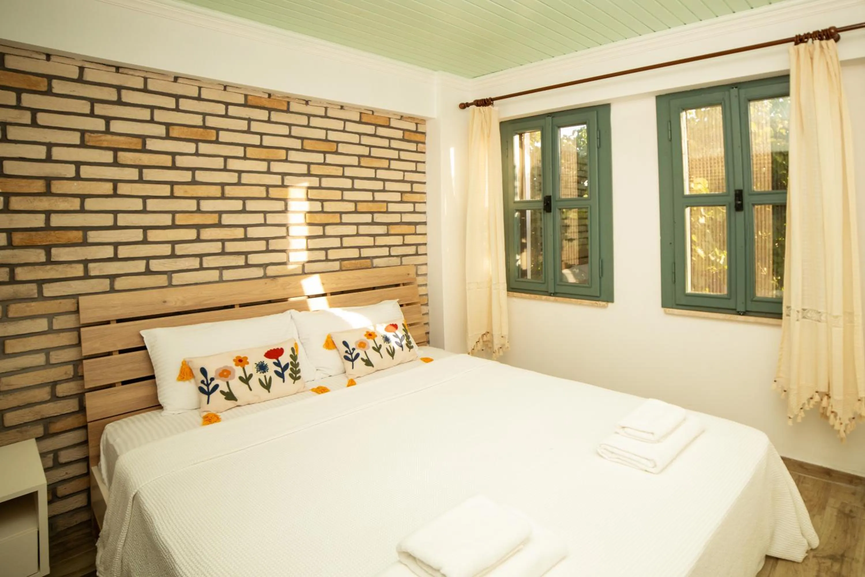 Bed in Paradise İmroz Butik Otel