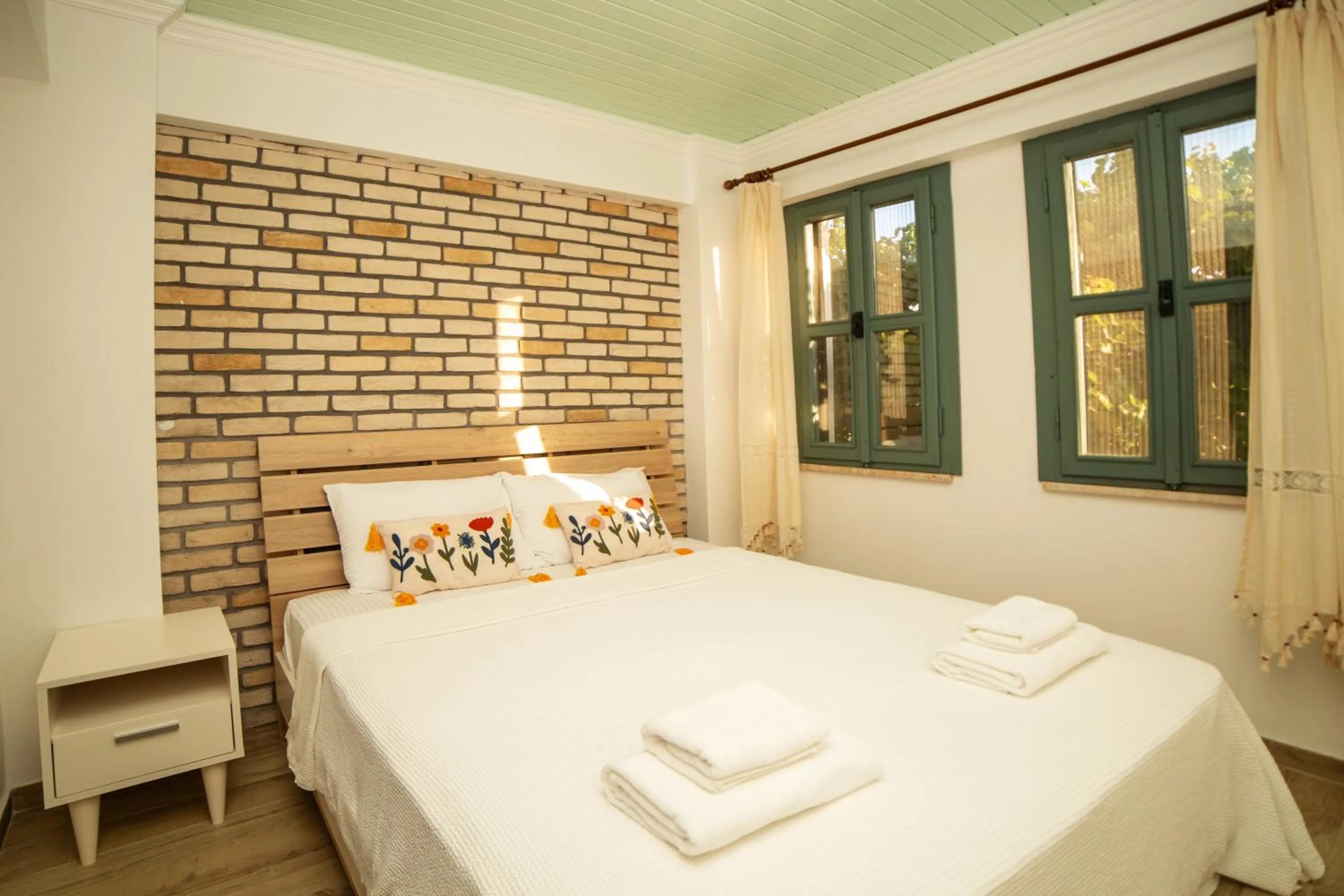 Bed in Paradise İmroz Butik Otel