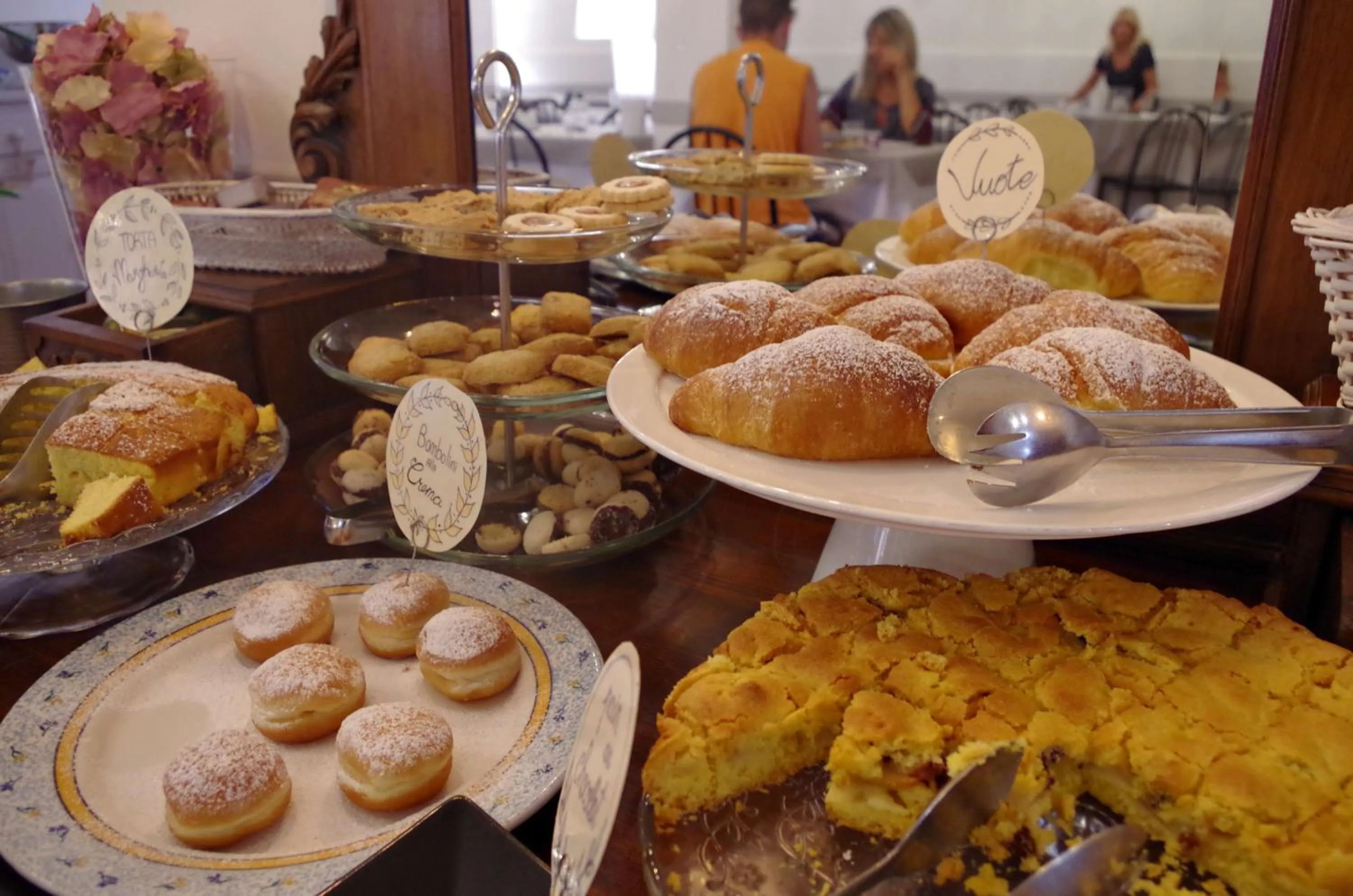 Breakfast in Hotel Vergilius