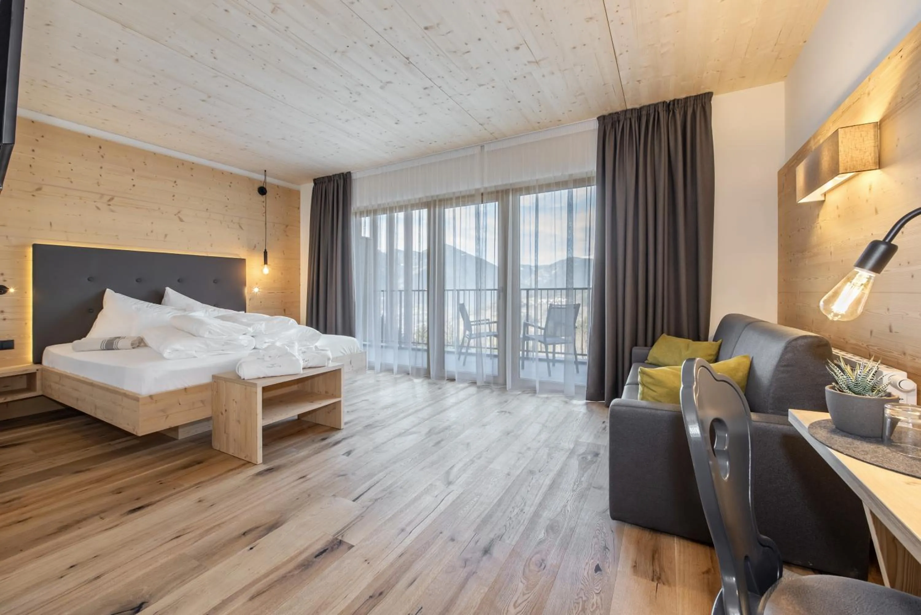 Photo of the whole room, Bed in Hotel Torgglerhof