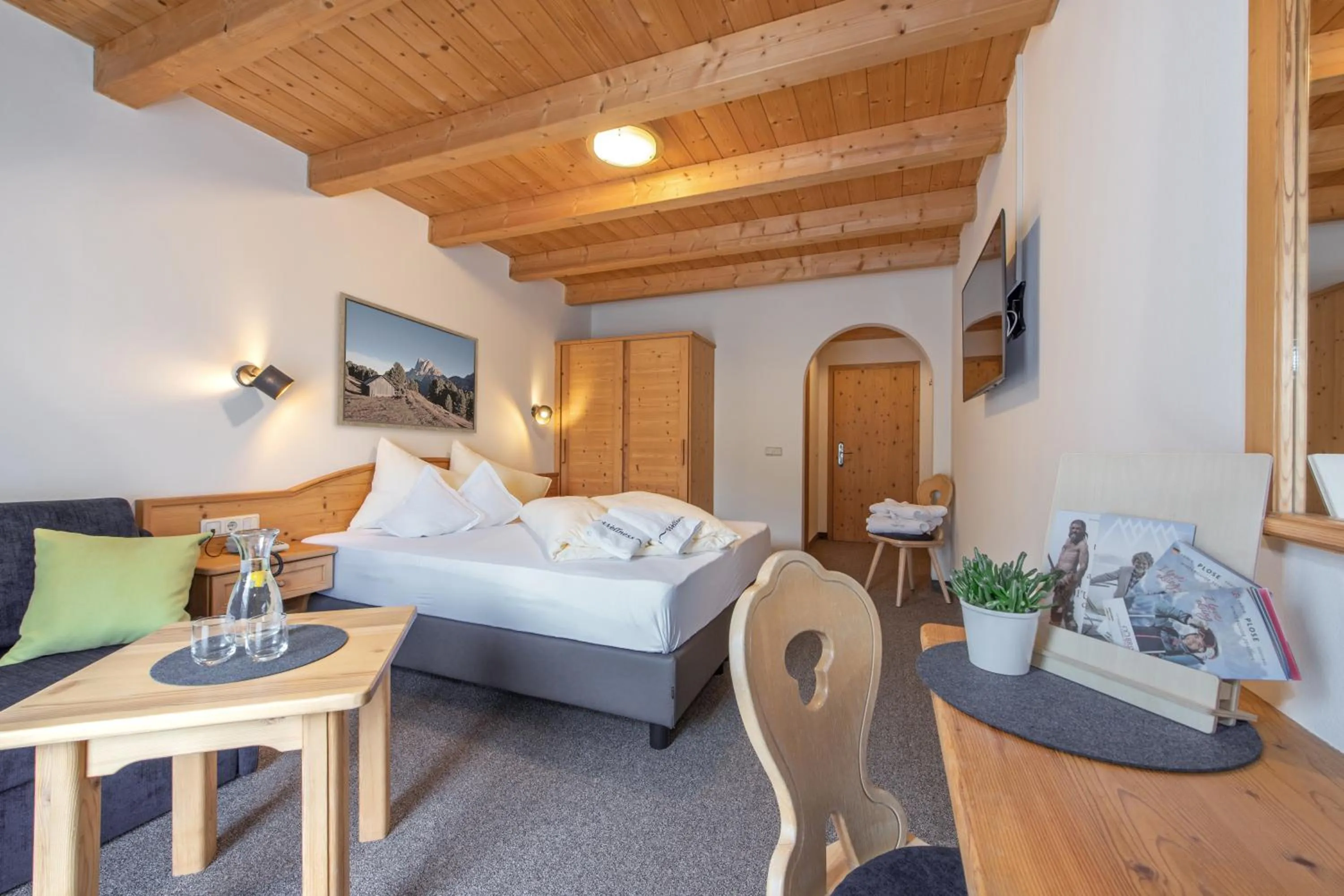 Photo of the whole room, Bed in Hotel Torgglerhof