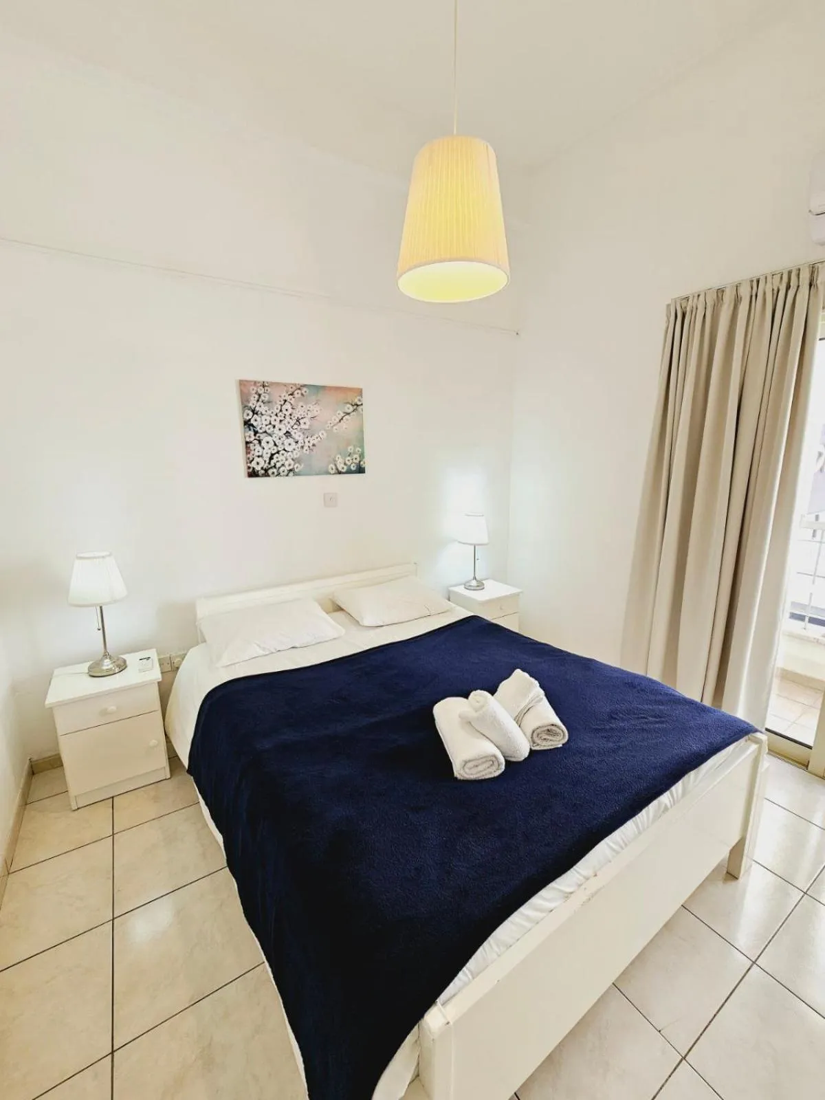 Bedroom, Bed in Stephanie City Apartments