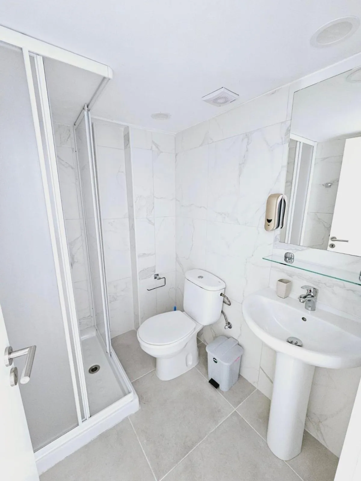 Bathroom in Stephanie City Apartments