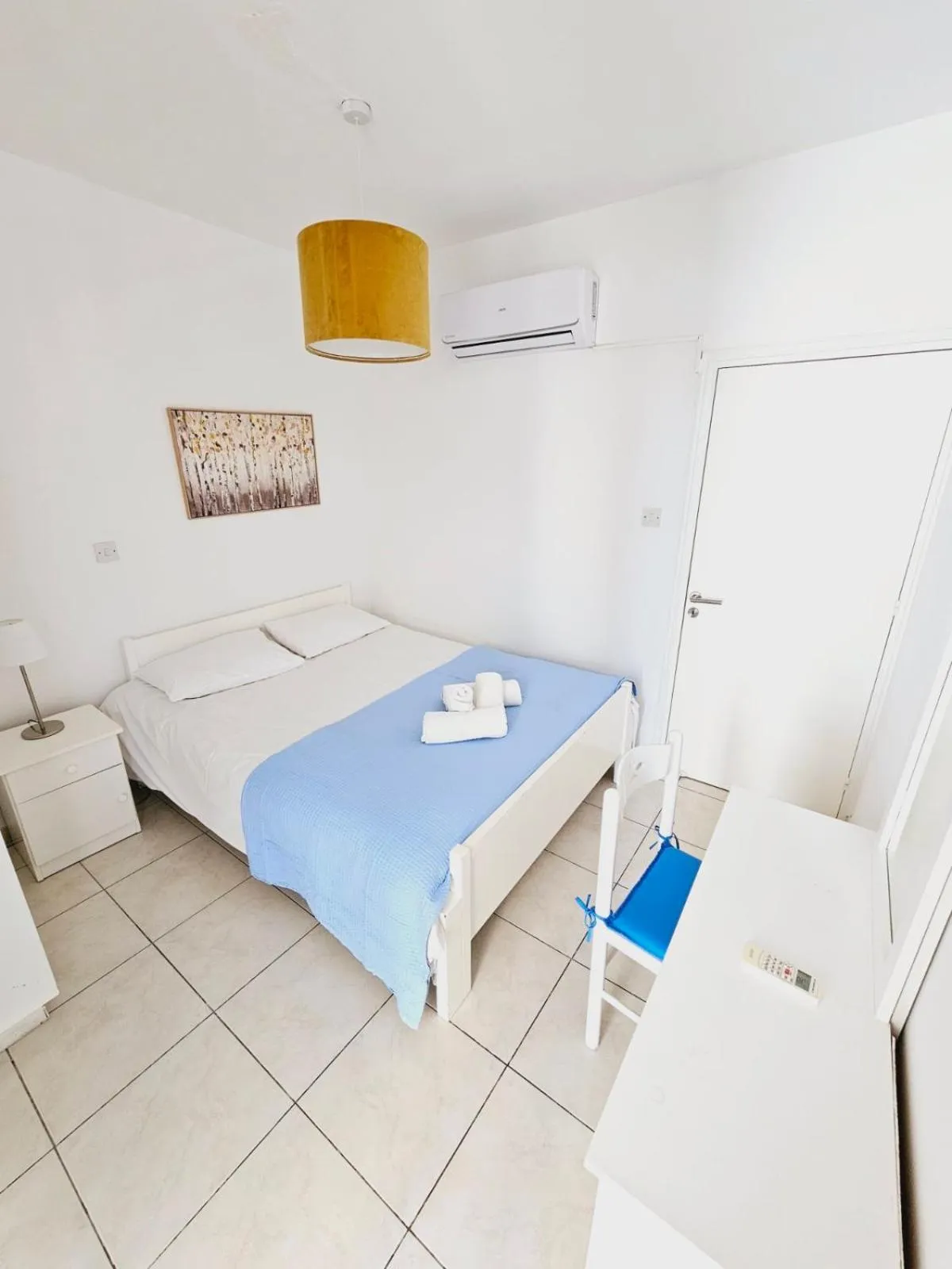 Bedroom, Bed in Stephanie City Apartments