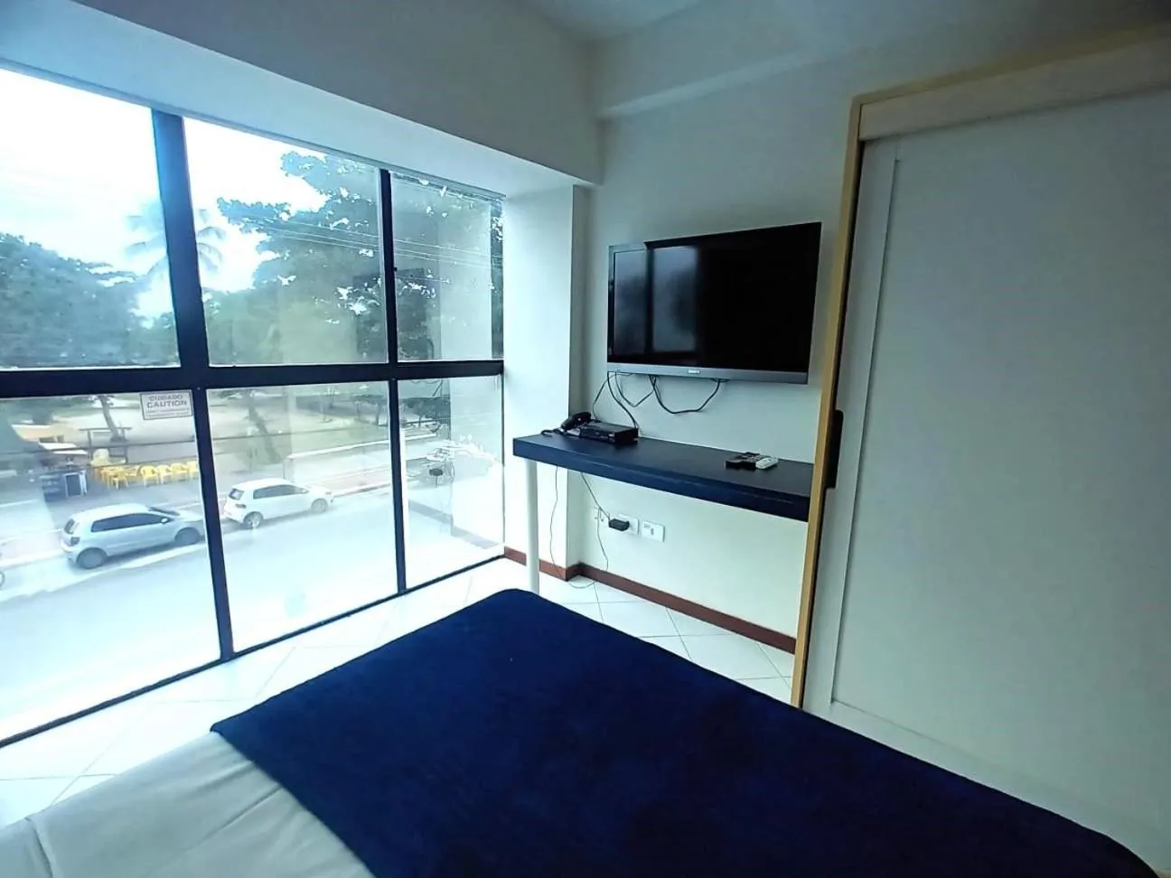 Bedroom, Bed in Ambassador Flat