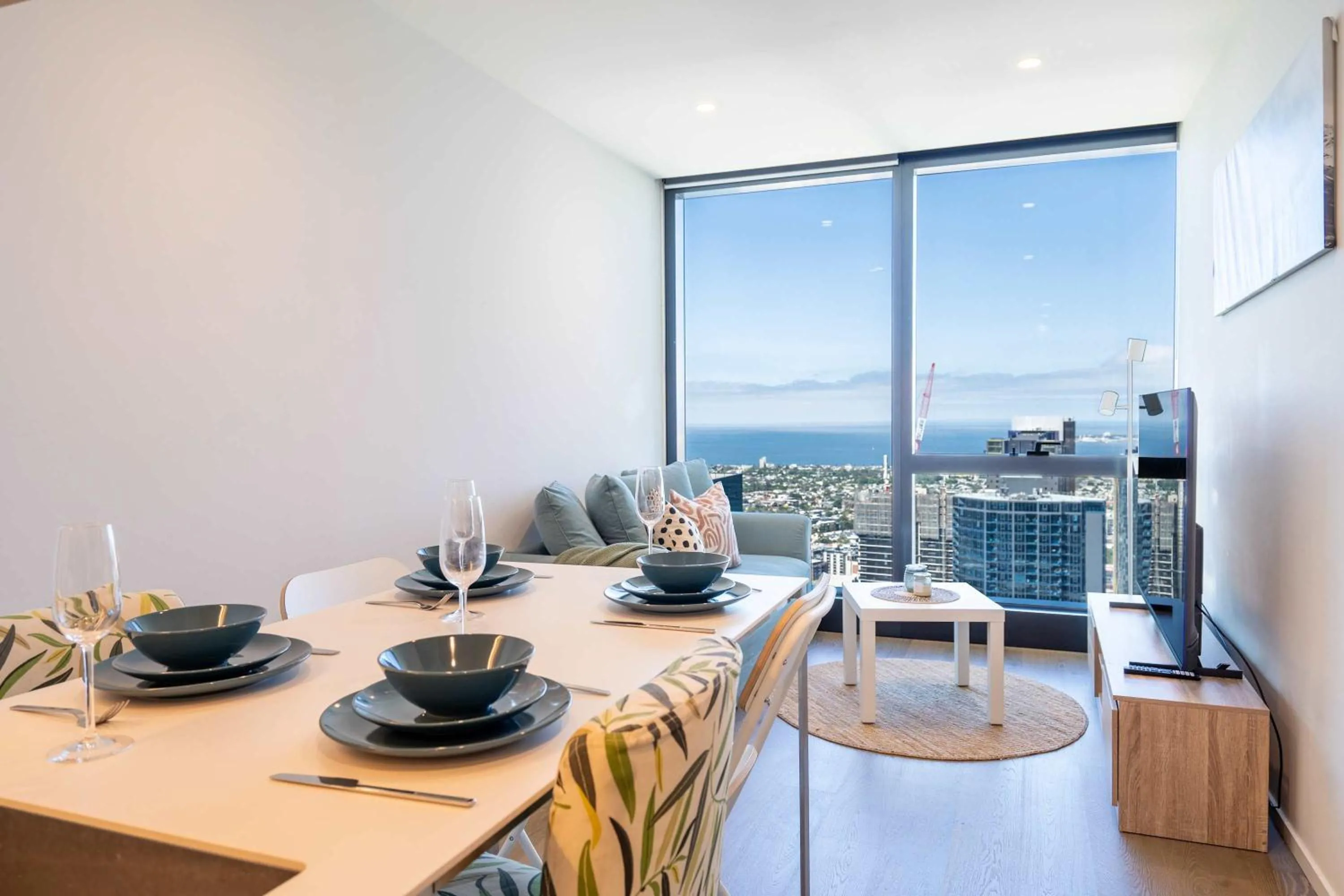 108 HighRise Condo Lake Bay View