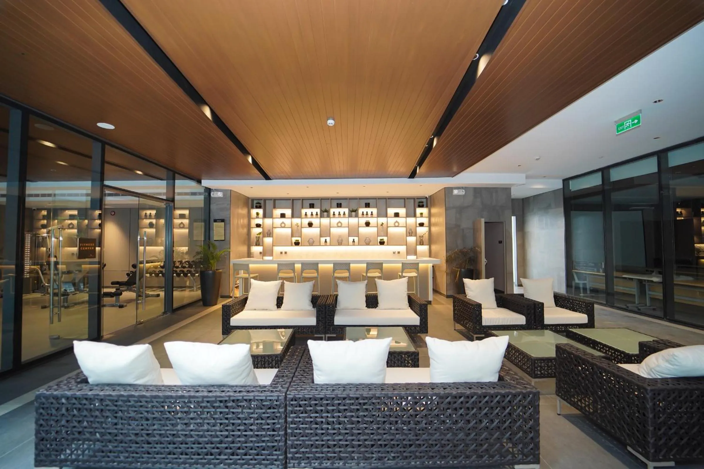 Restaurant/places to eat in Bayprime Hotel