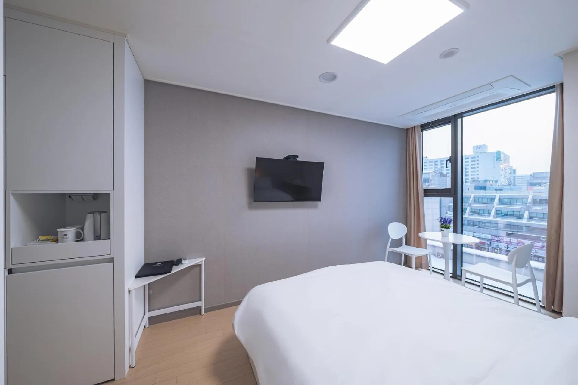 Photo of the whole room, Bed in Chuncheon Bella Residence