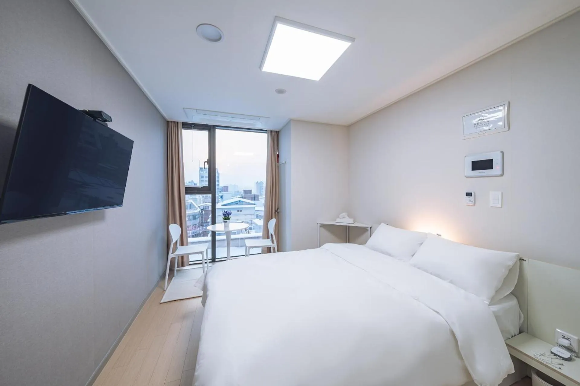 Photo of the whole room, Bed in Chuncheon Bella Residence
