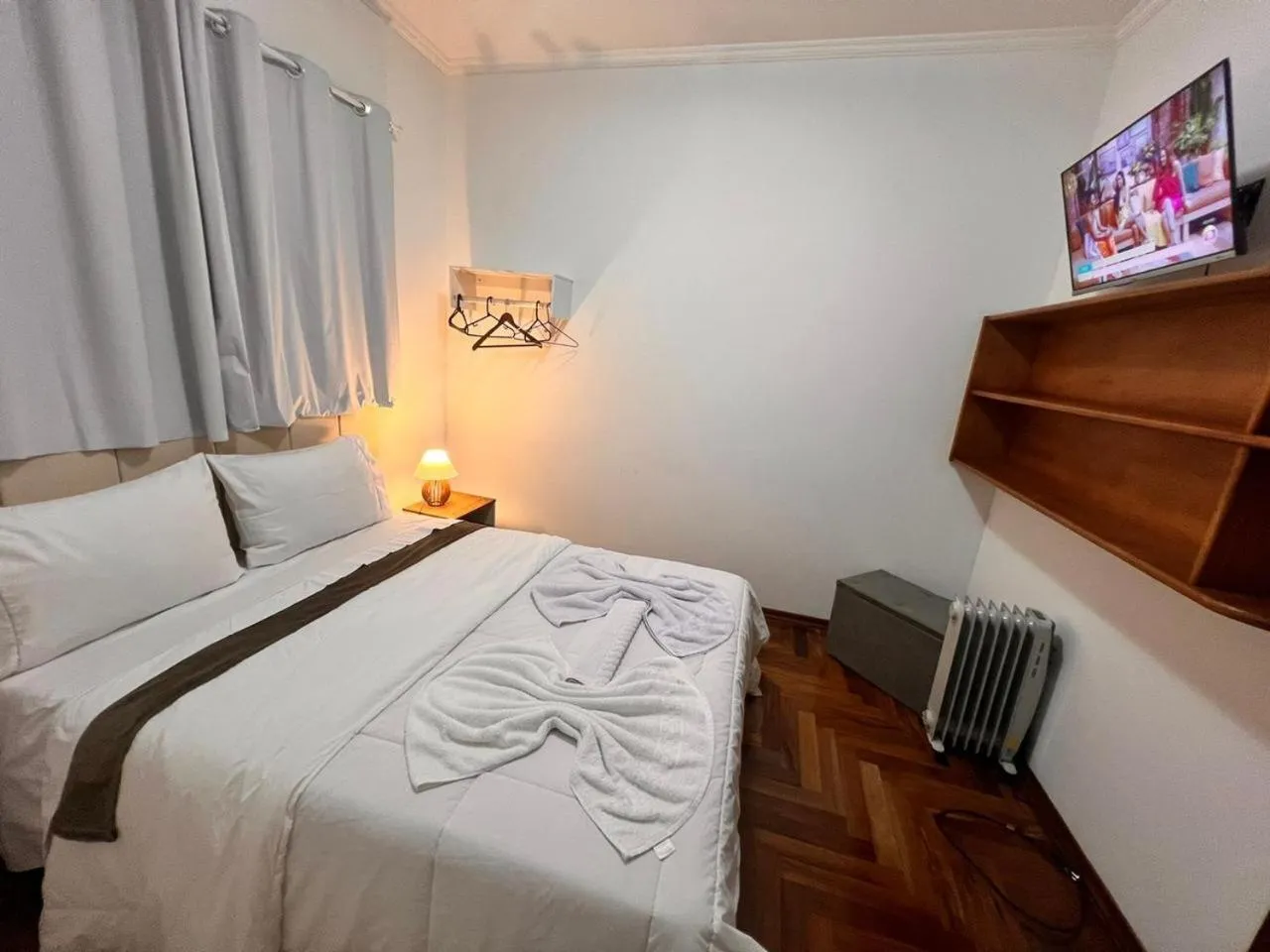 Bedroom, Bed in Residencia Dago Suítes