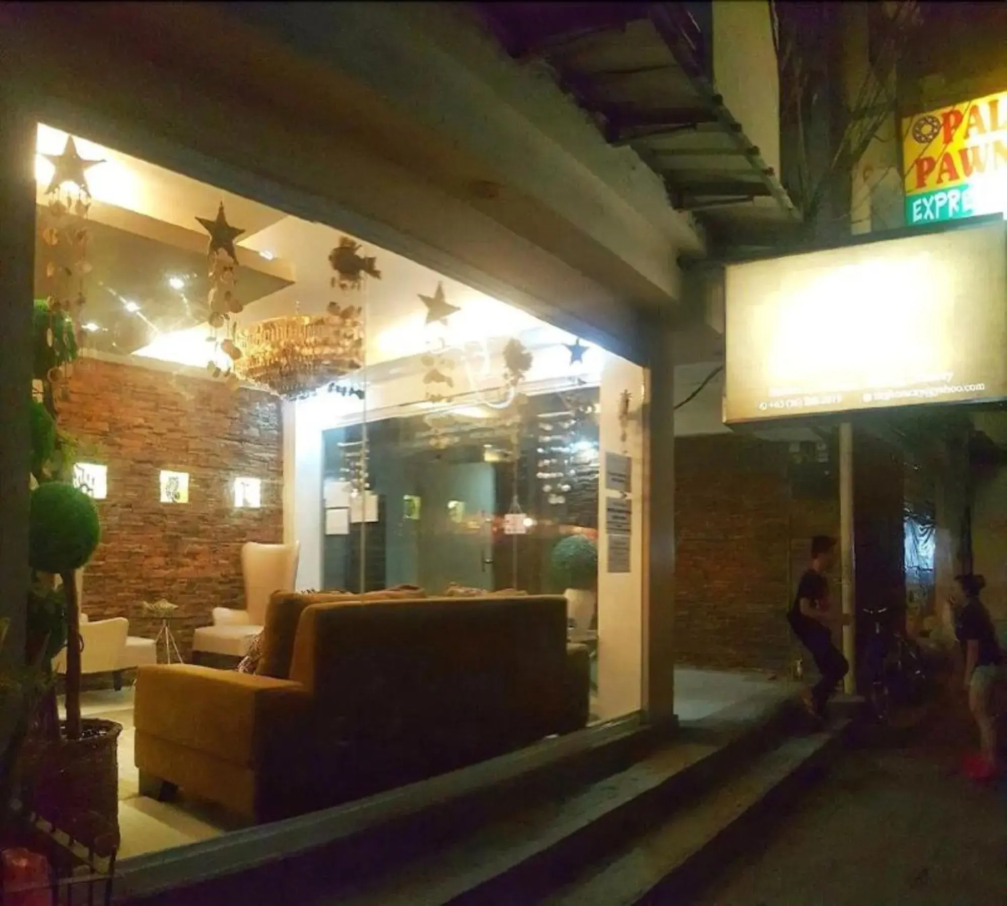 Street view in RedDoorz at Sir G Hotel D'Mall Boracay Street view in RedDoorz at Sir G Hotel D'Mall Boracay