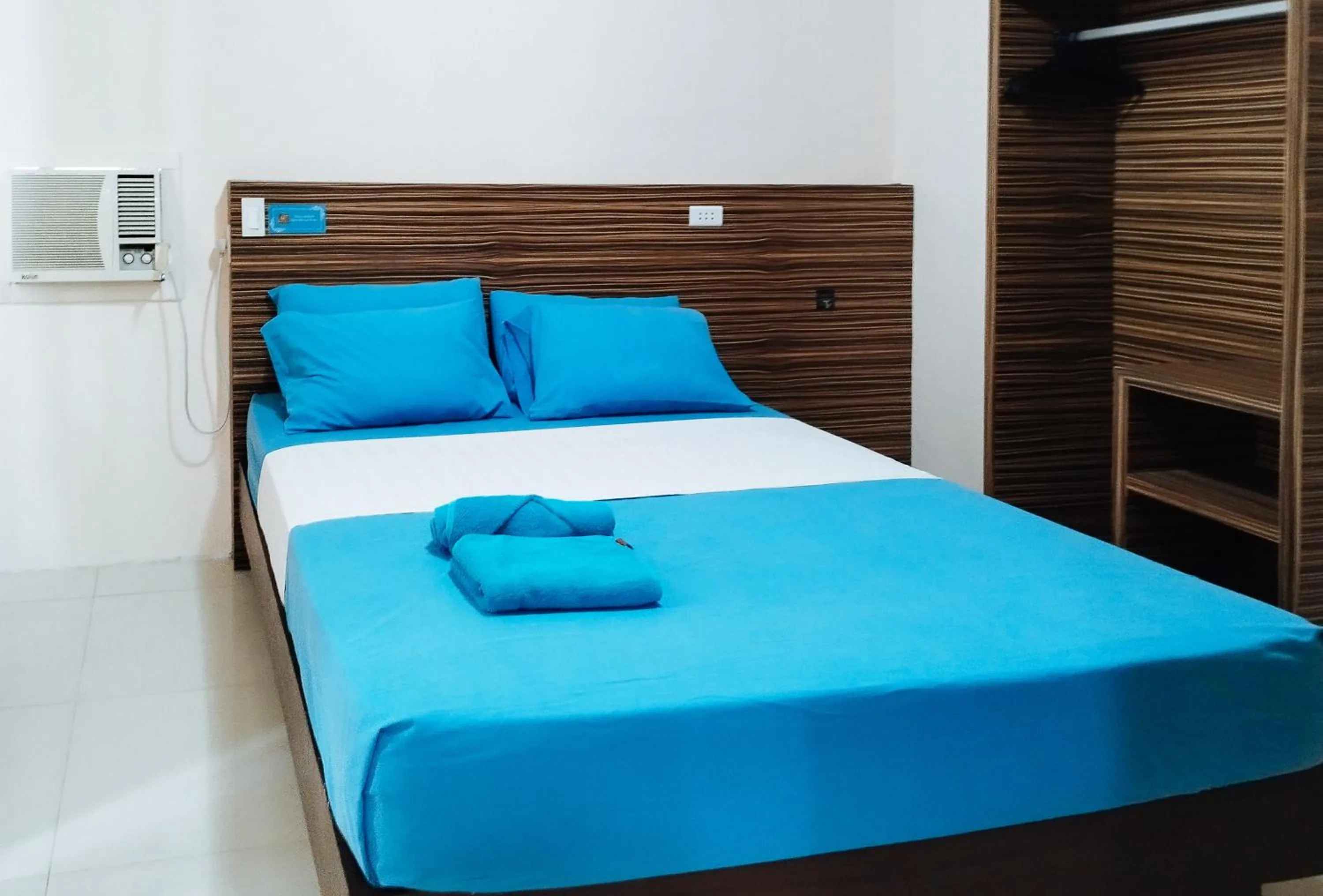 Bed in RedDoorz at Sir G Hotel D'Mall Boracay