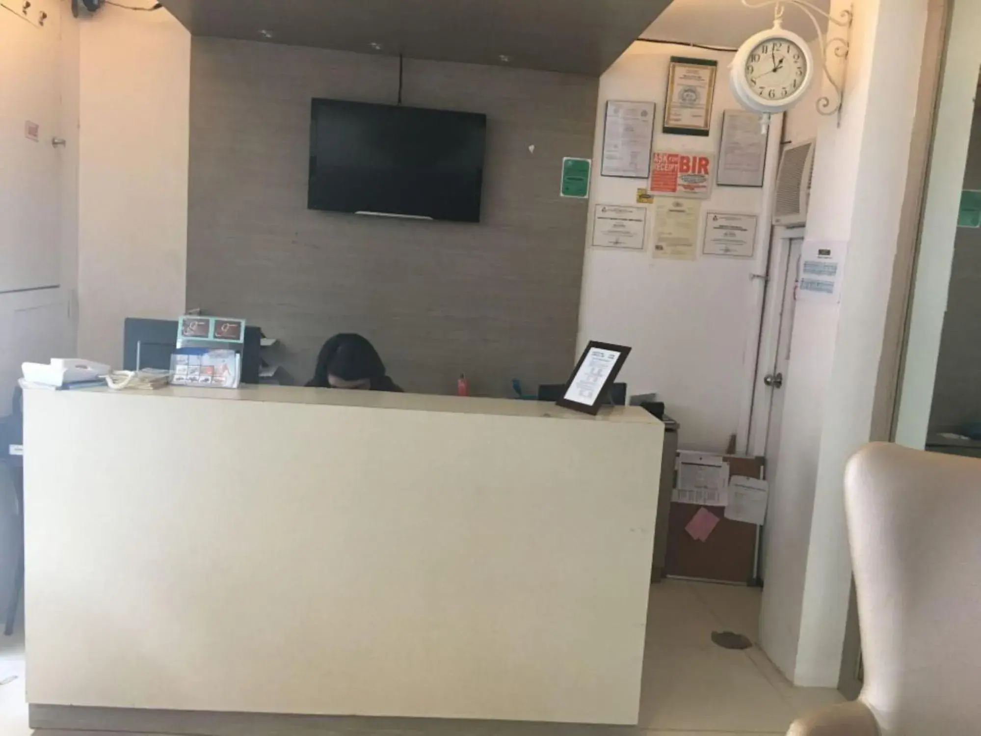 Lobby or reception in RedDoorz at Sir G Hotel D'Mall Boracay Lobby or reception in RedDoorz at Sir G Hotel D'Mall Boracay