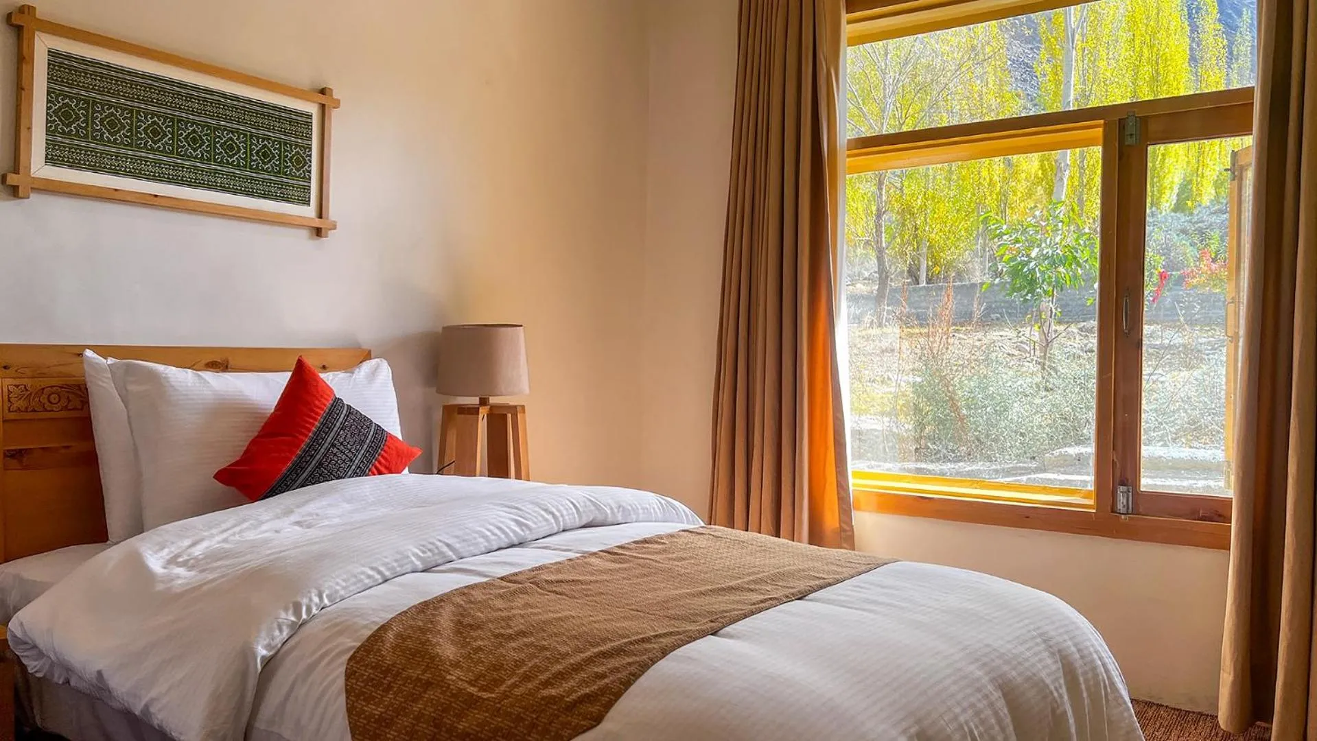 Bed in Villa Darya - Truly Hunza