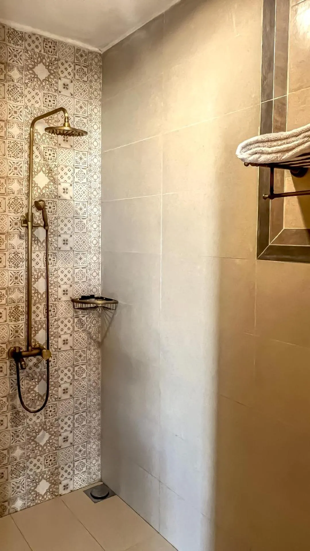 Shower in Villa Darya - Truly Hunza