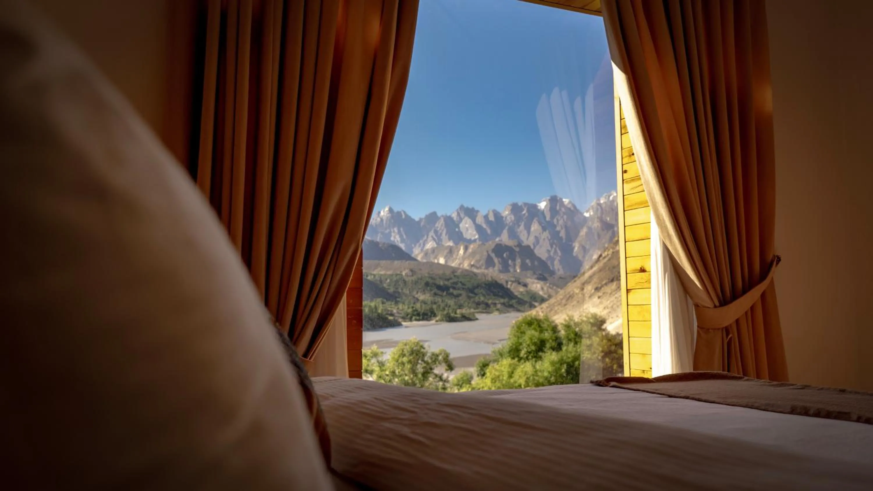 Bed in Villa Darya - Truly Hunza