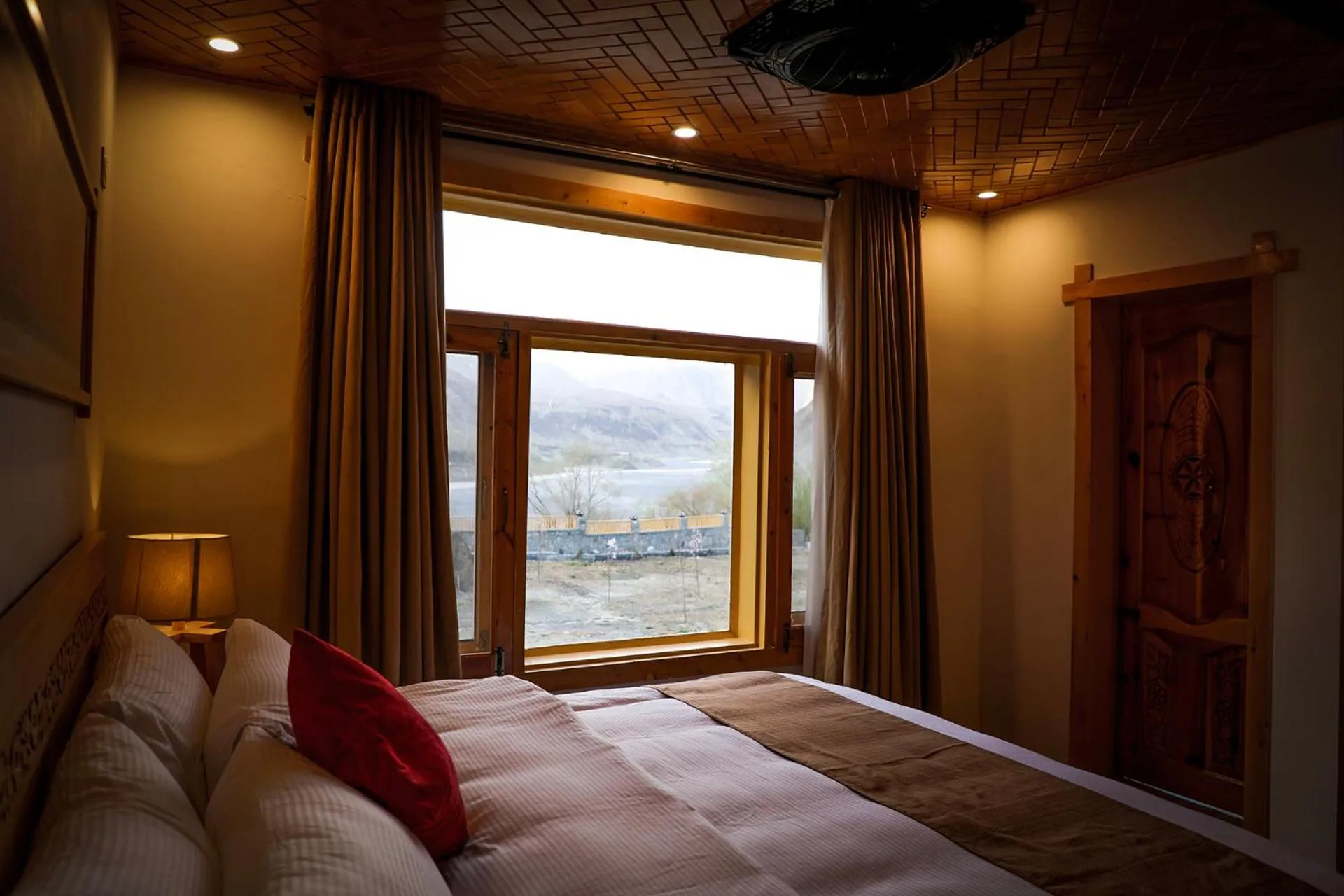 Bed in Villa Darya - Truly Hunza