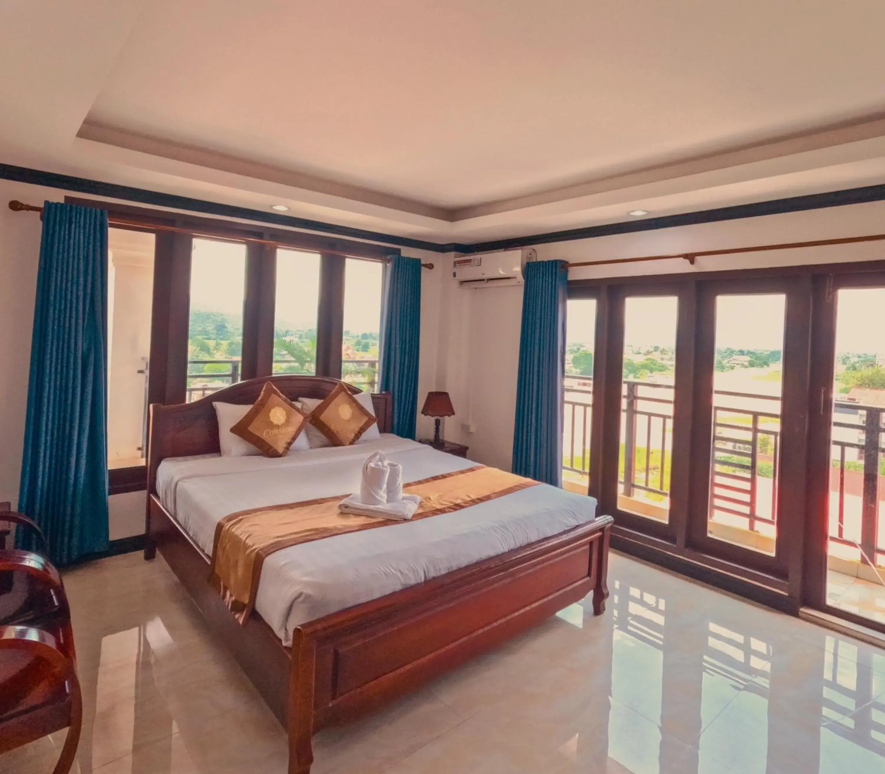 Double Room with Mountain View in Vang Vieng Consiana Hotel Double Room with Mountain View in Vang Vieng Consiana Hotel