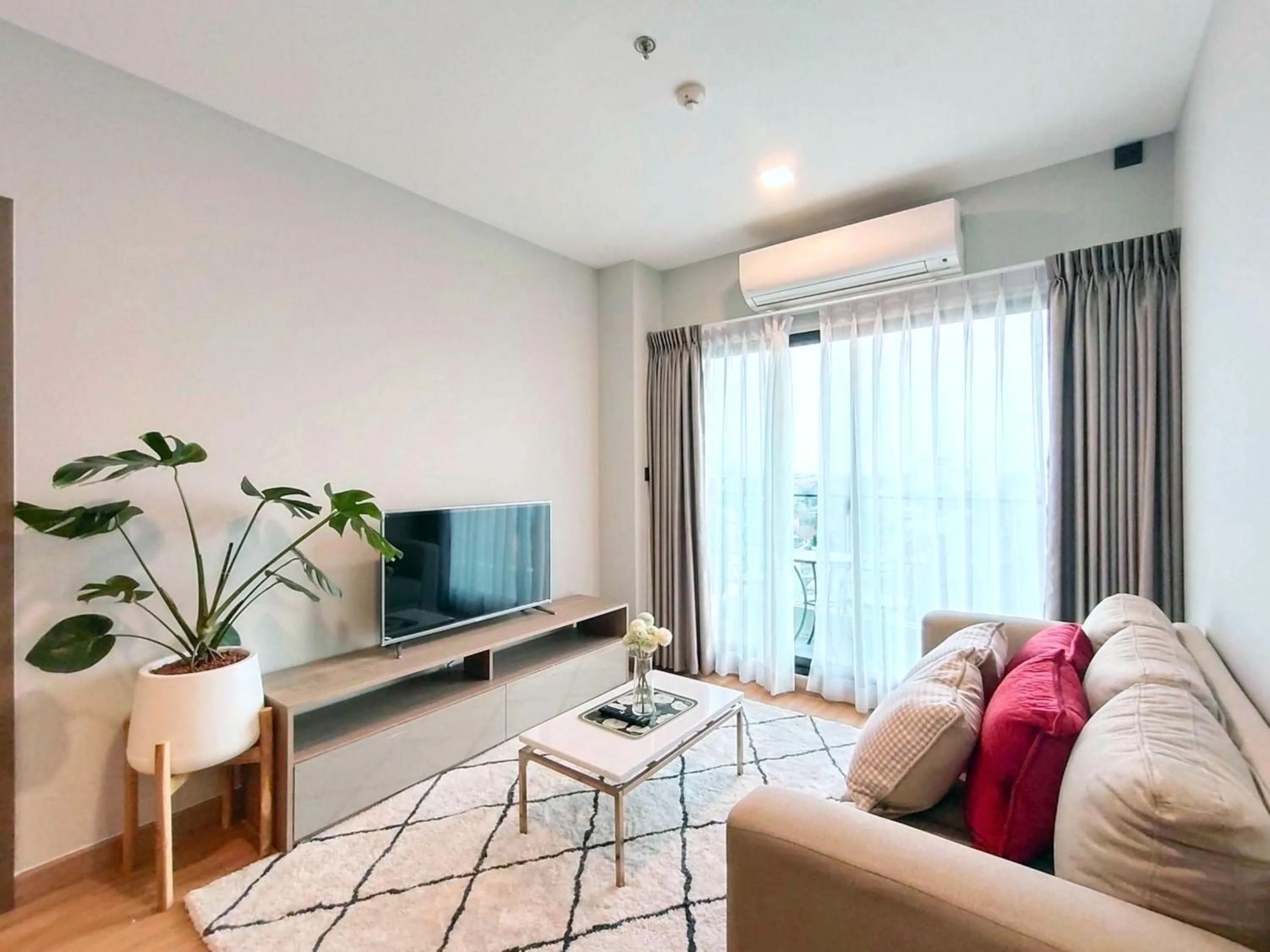 TV and multimedia in Astra Sky River Chiang Mai by Fang