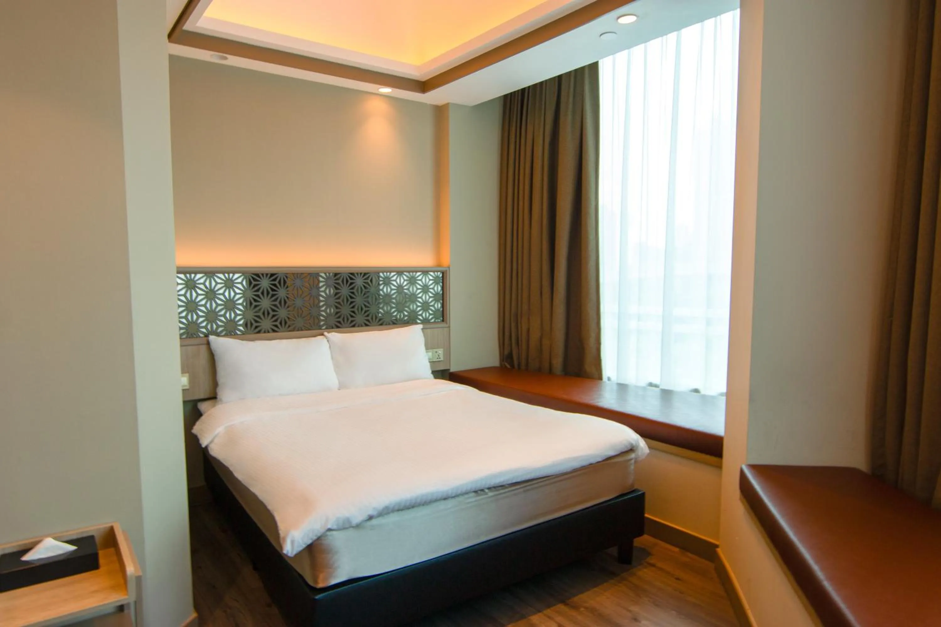 Bed in Aqueen Prestige Hotel Jalan Besar