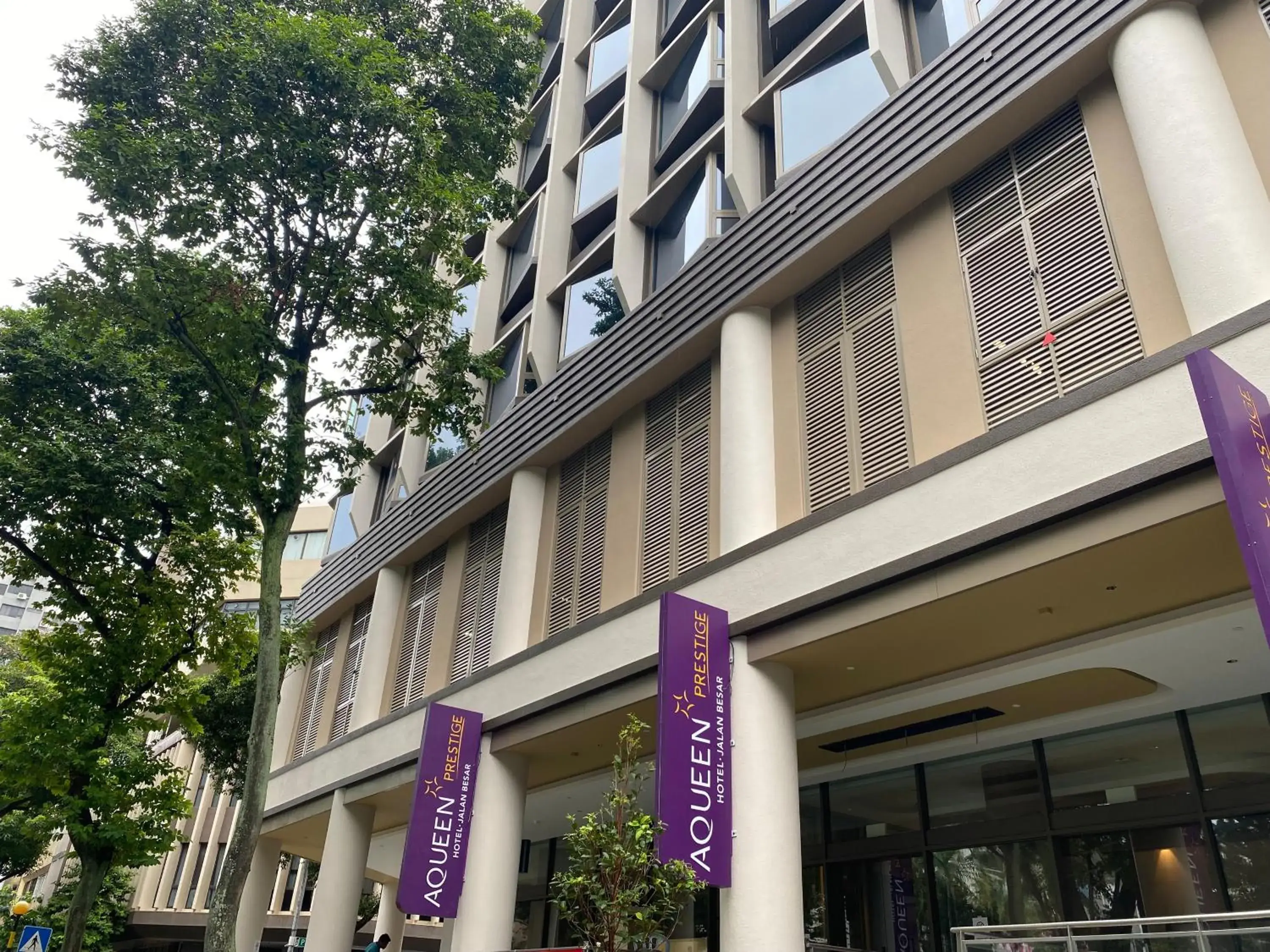 Property building in Aqueen Prestige Hotel Jalan Besar Property building in Aqueen Prestige Hotel Jalan Besar