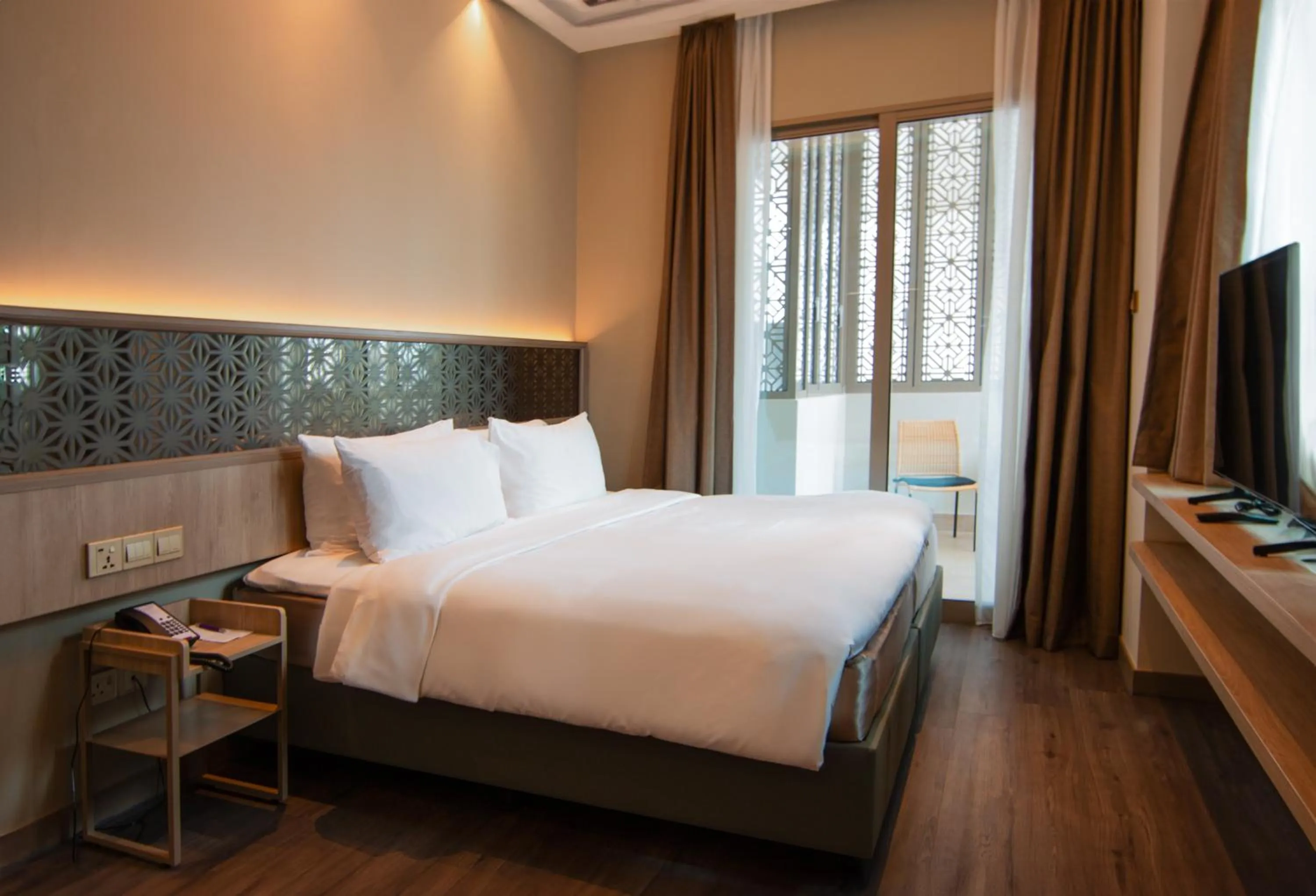 Bed in Aqueen Prestige Hotel Jalan Besar