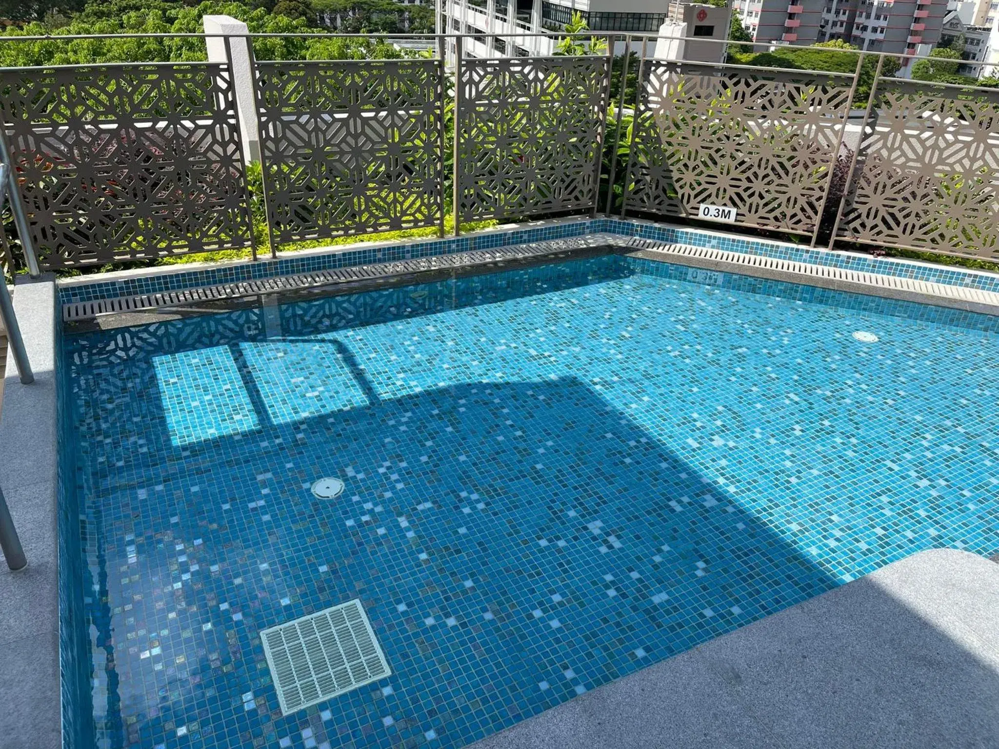 Swimming pool in Aqueen Prestige Hotel Jalan Besar Swimming pool in Aqueen Prestige Hotel Jalan Besar