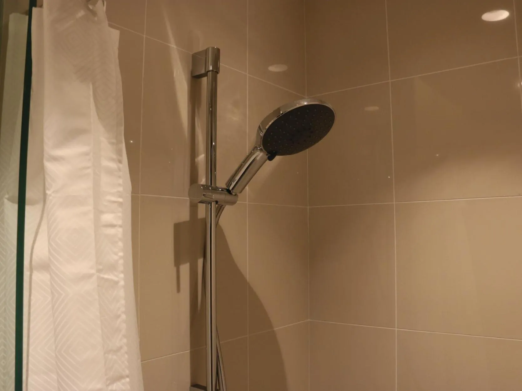 Bathroom in Aqueen Prestige Hotel Jalan Besar