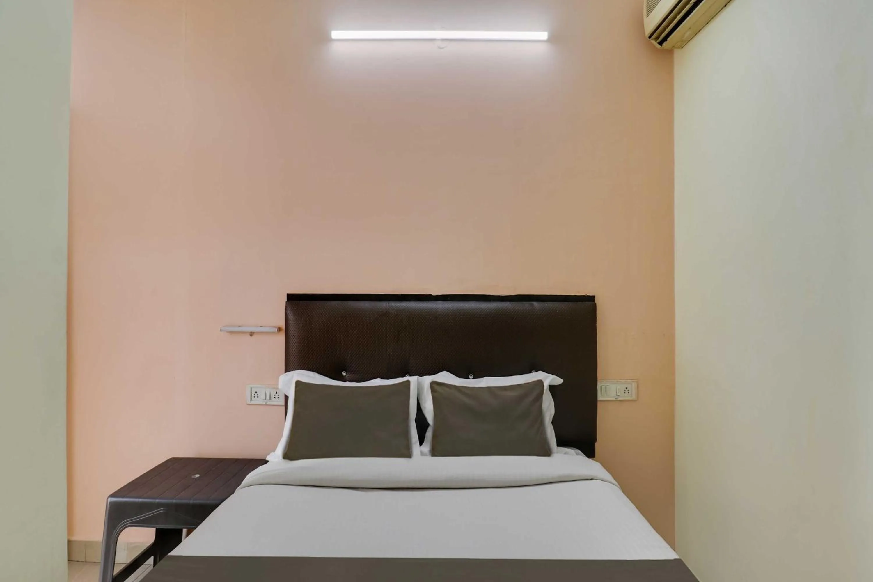 Bedroom, Bed in Hotel O Royal Galaxy