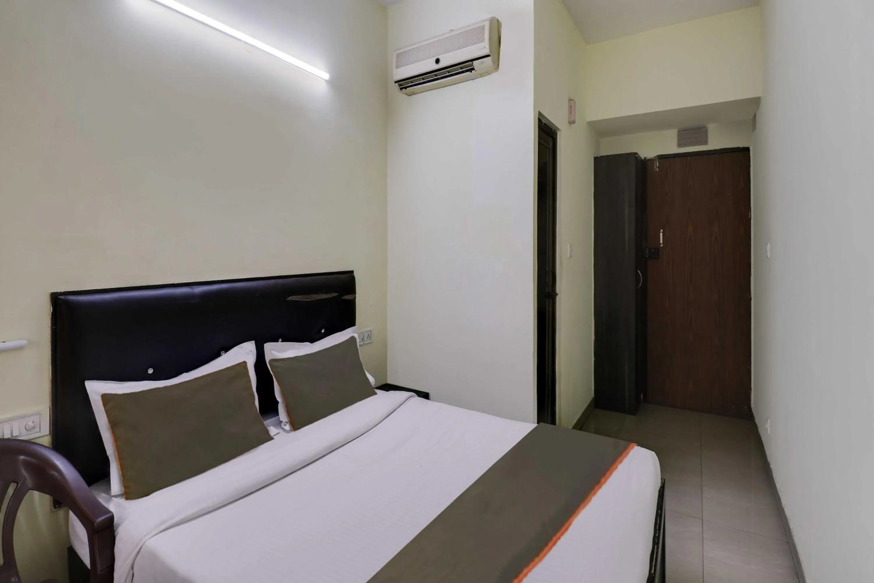 Bedroom, Bed in Hotel O Royal Galaxy